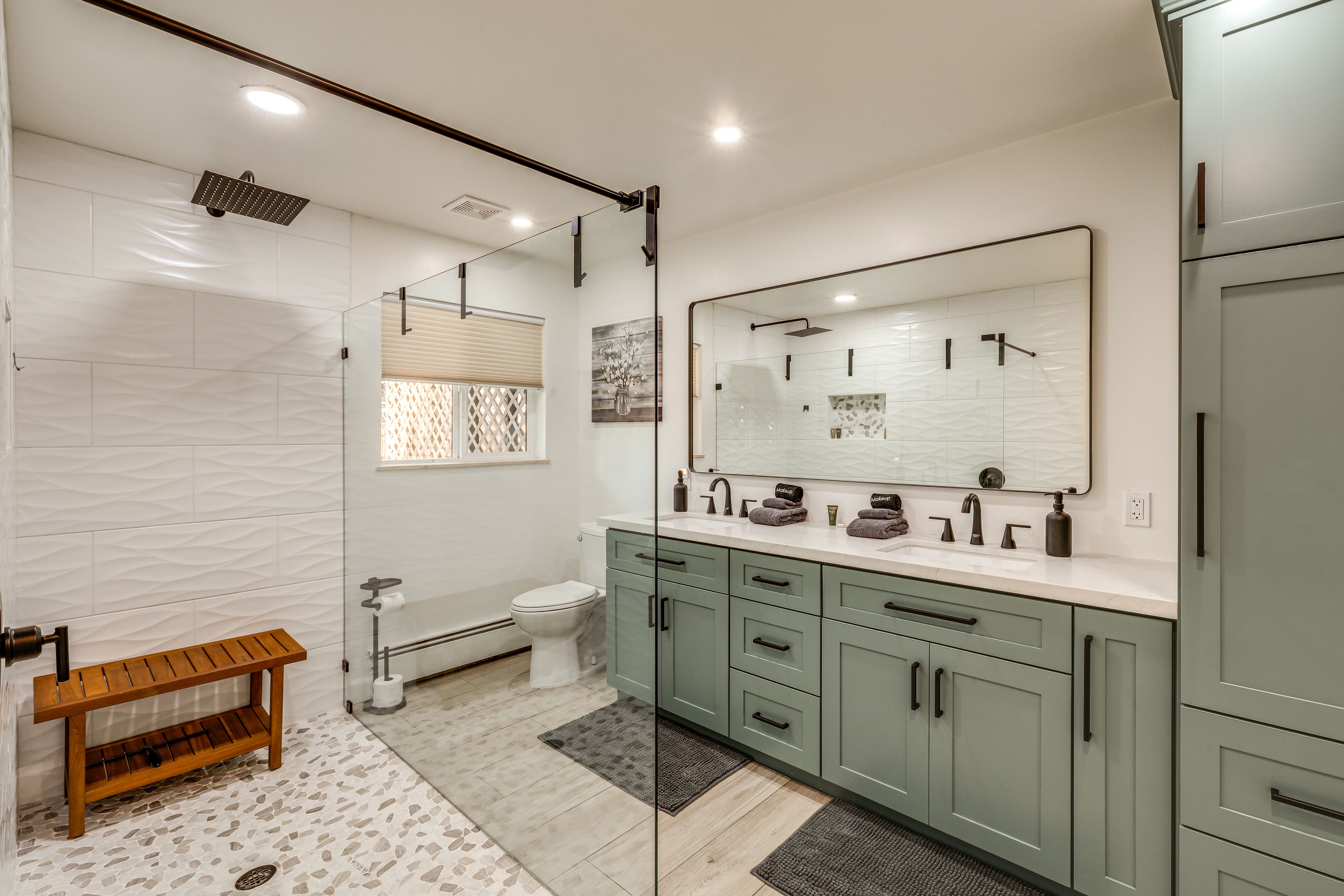 En-Suite Bathroom | Towels Provided