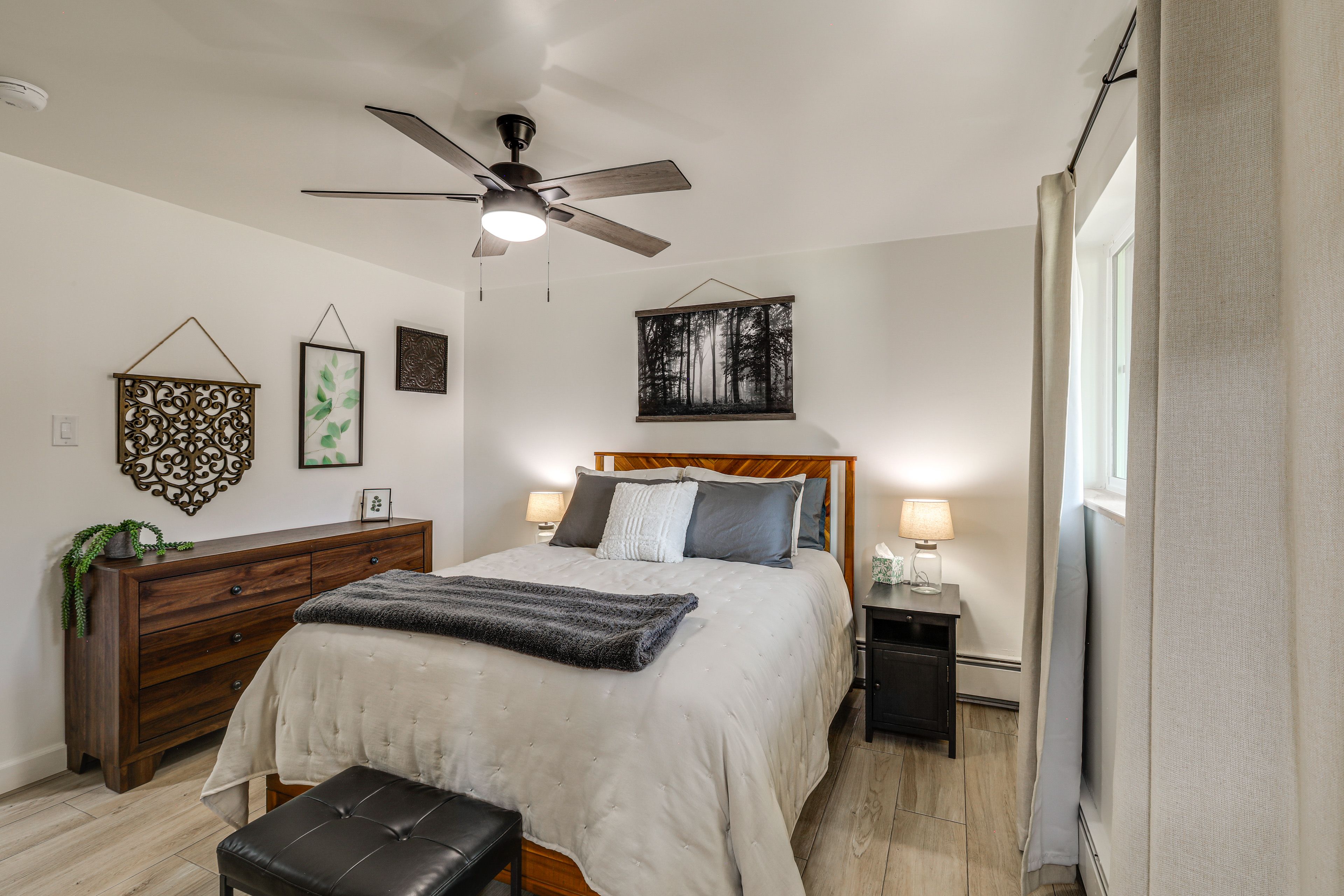 Bedroom 3 | Queen Bed | Smart TV