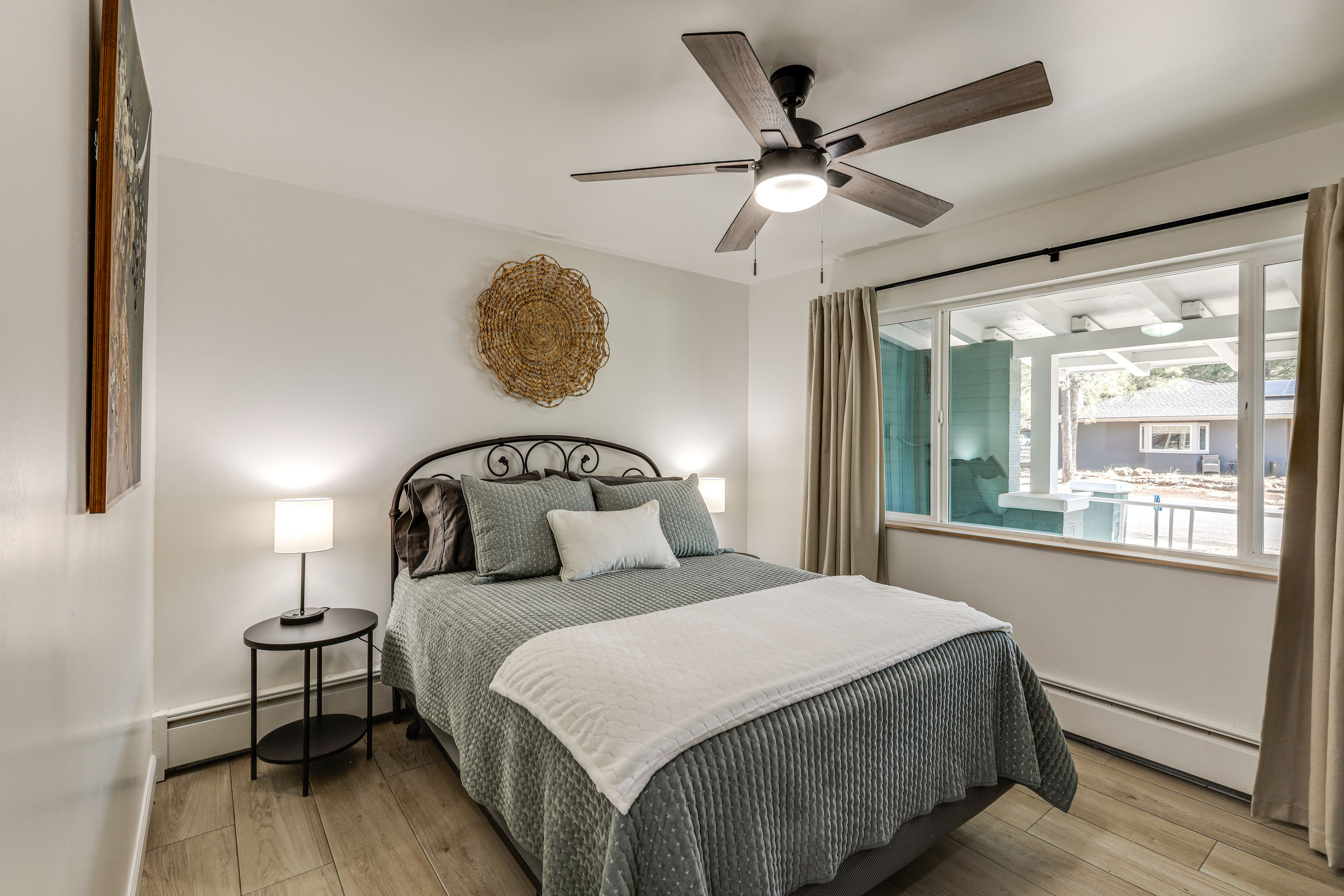 Bedroom 5 | Queen Bed | Smart TV