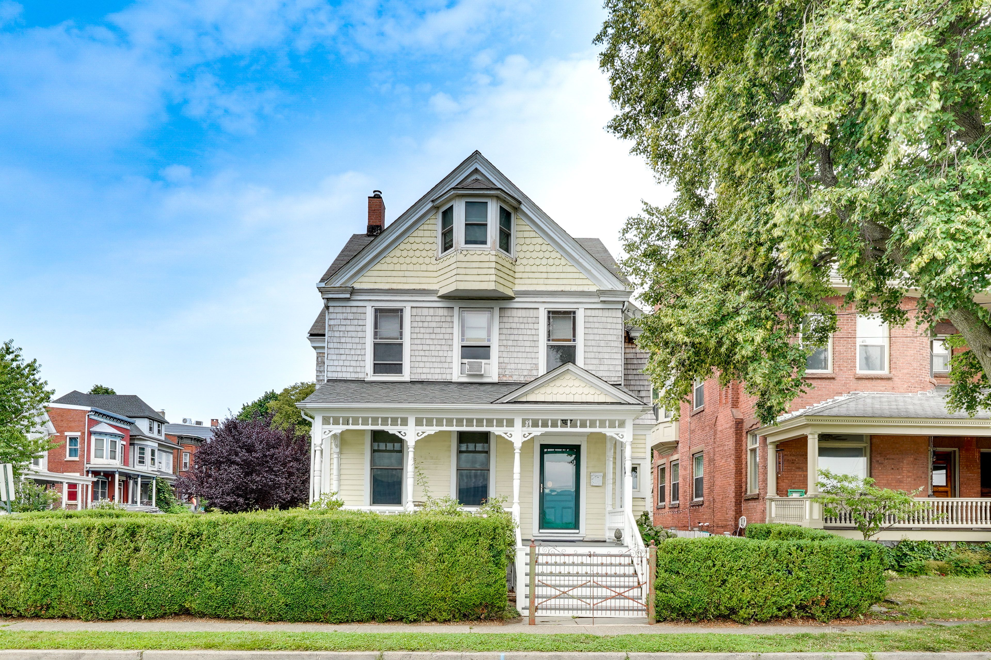 Home Exterior | Free Street Parking