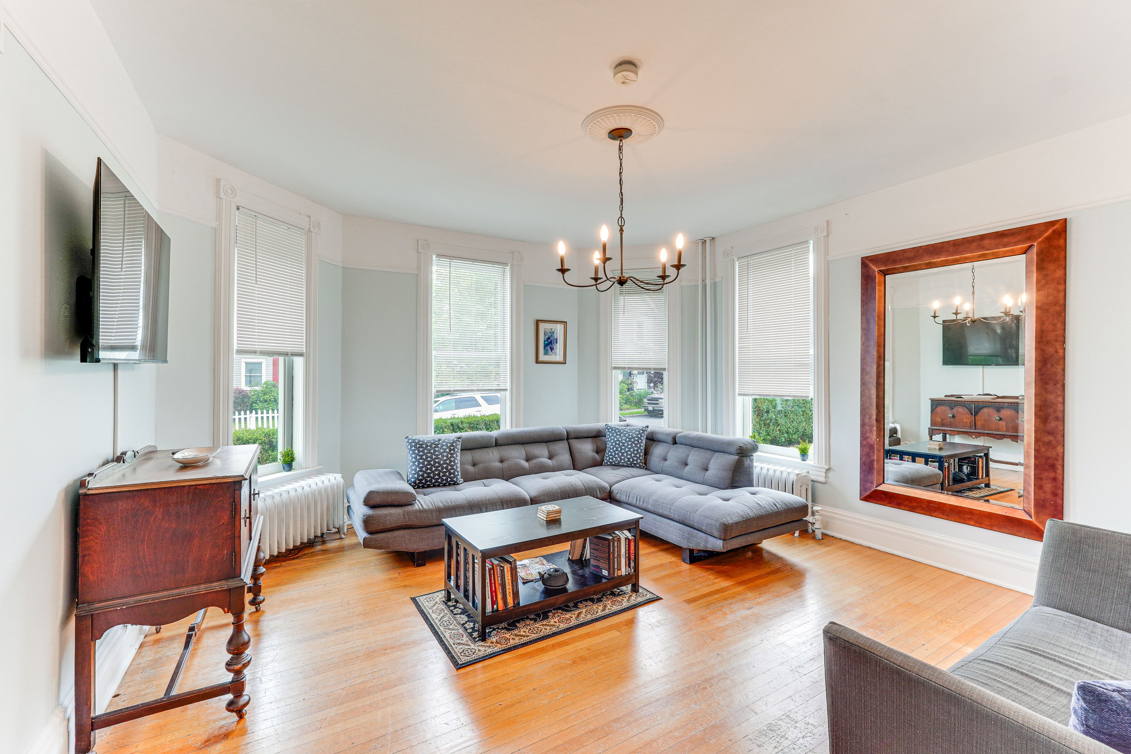 Newburgh Vacation Rental | 3BR | 2BA | 2,050 Sq Ft | Stairs Required