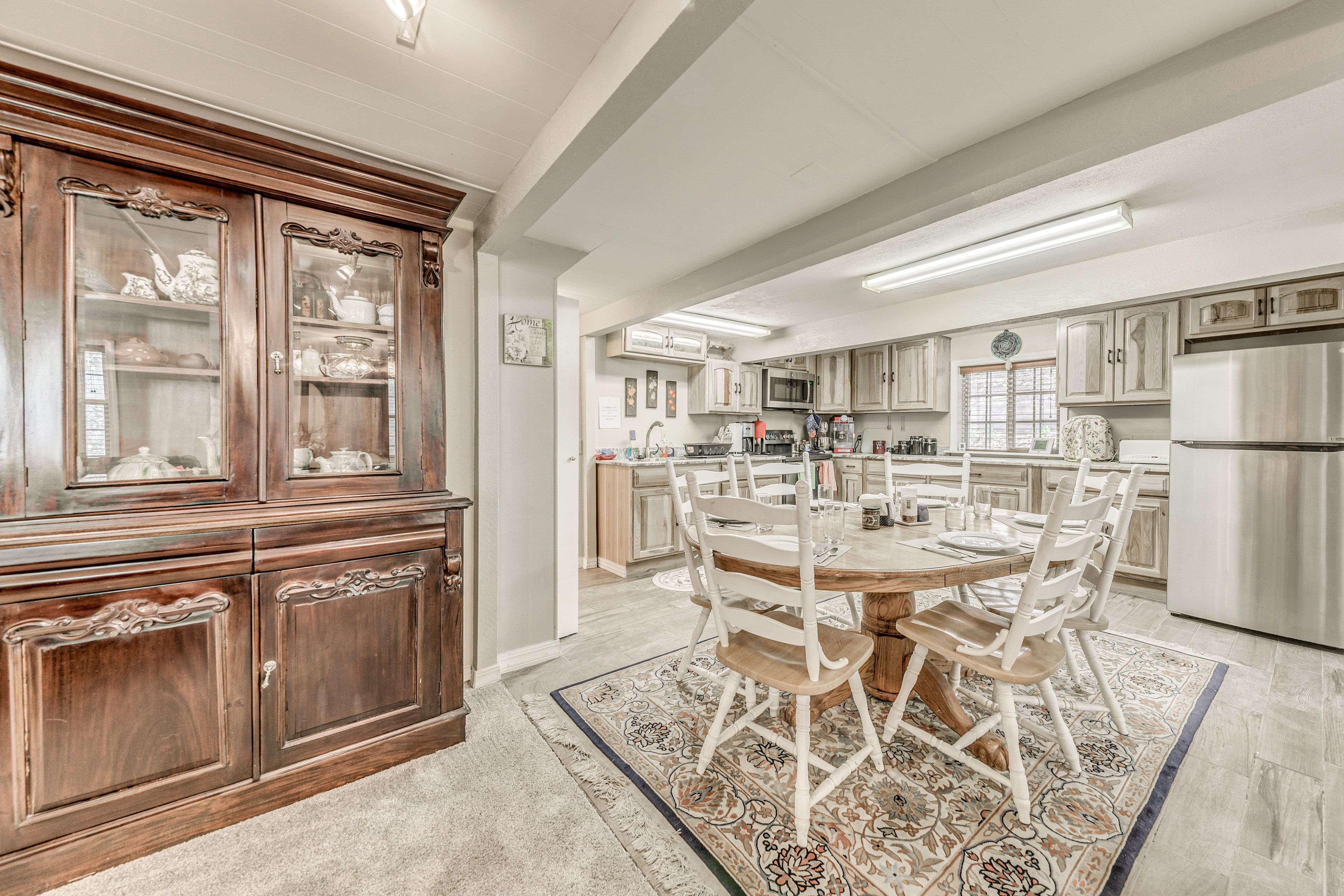 Dining Area | 1st Floor | Dishware/Flatware | Trash Bags/Paper Towels
