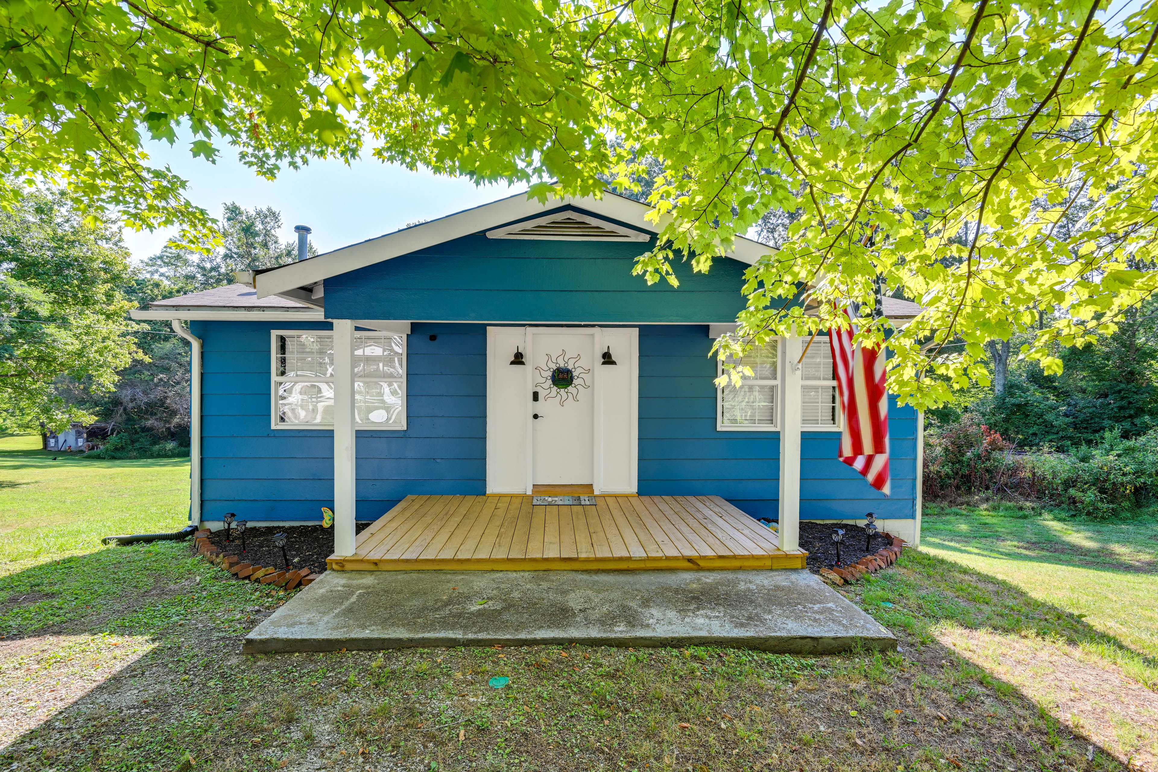 Bon Aqua Vacation Rental | 1BR | 1BA | 960 Sq Ft | 3 Steps to Enter