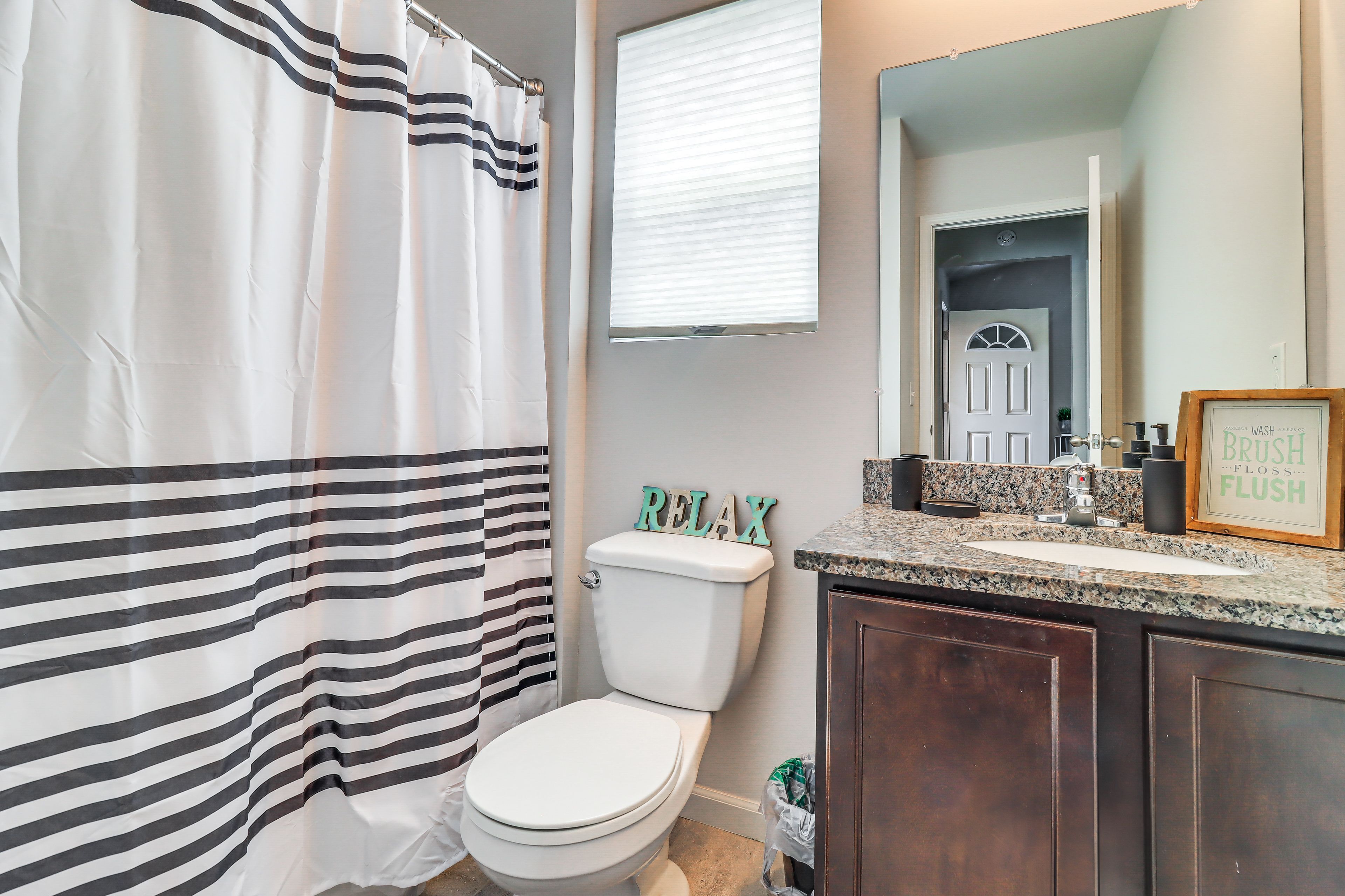Full Bath | Complimentary Toiletries
