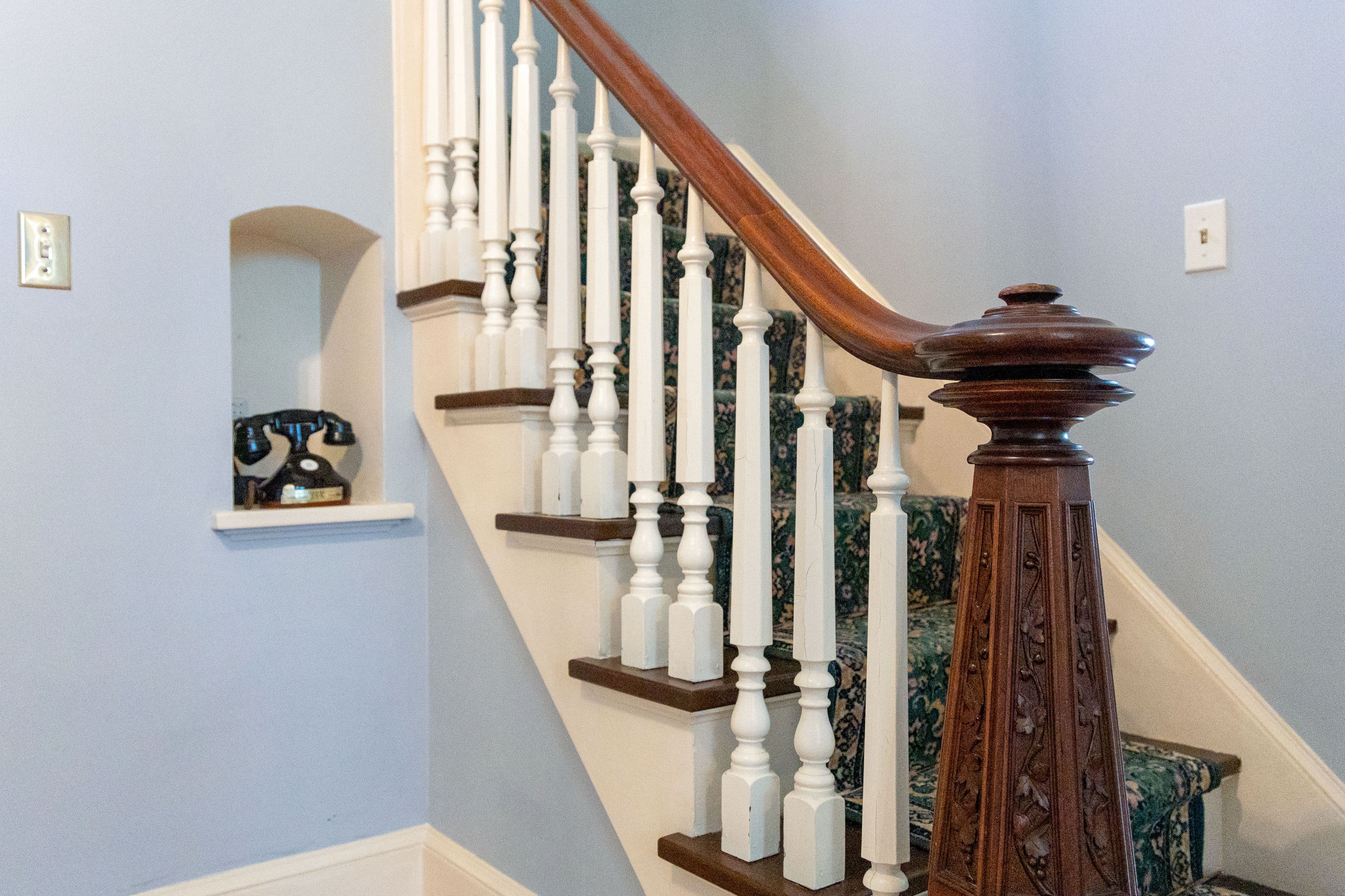 Stairs to 2nd Floor
