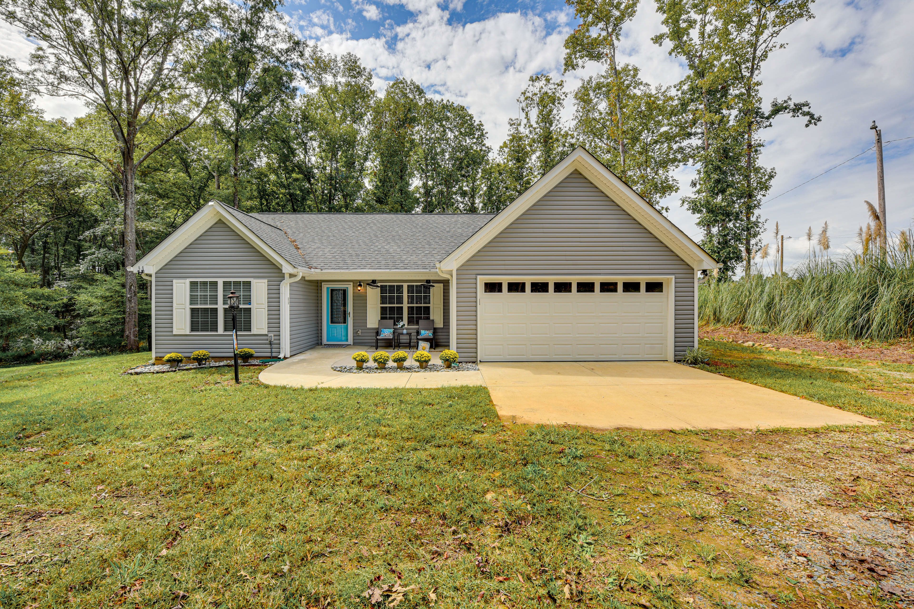 Monroe Vacation Rental | 3BR | 2BA | Step-Free Entry | 1,450 Sq Ft