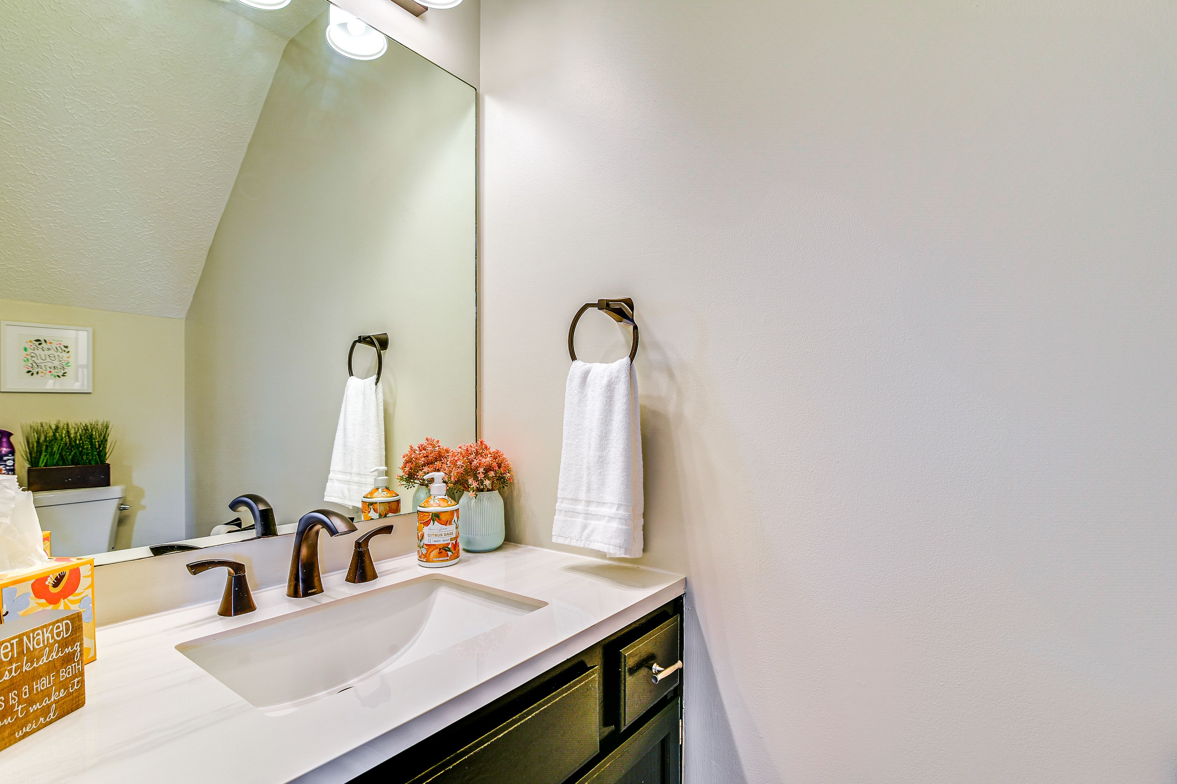 Half Bathroom | Complimentary Toiletries | 1st Floor