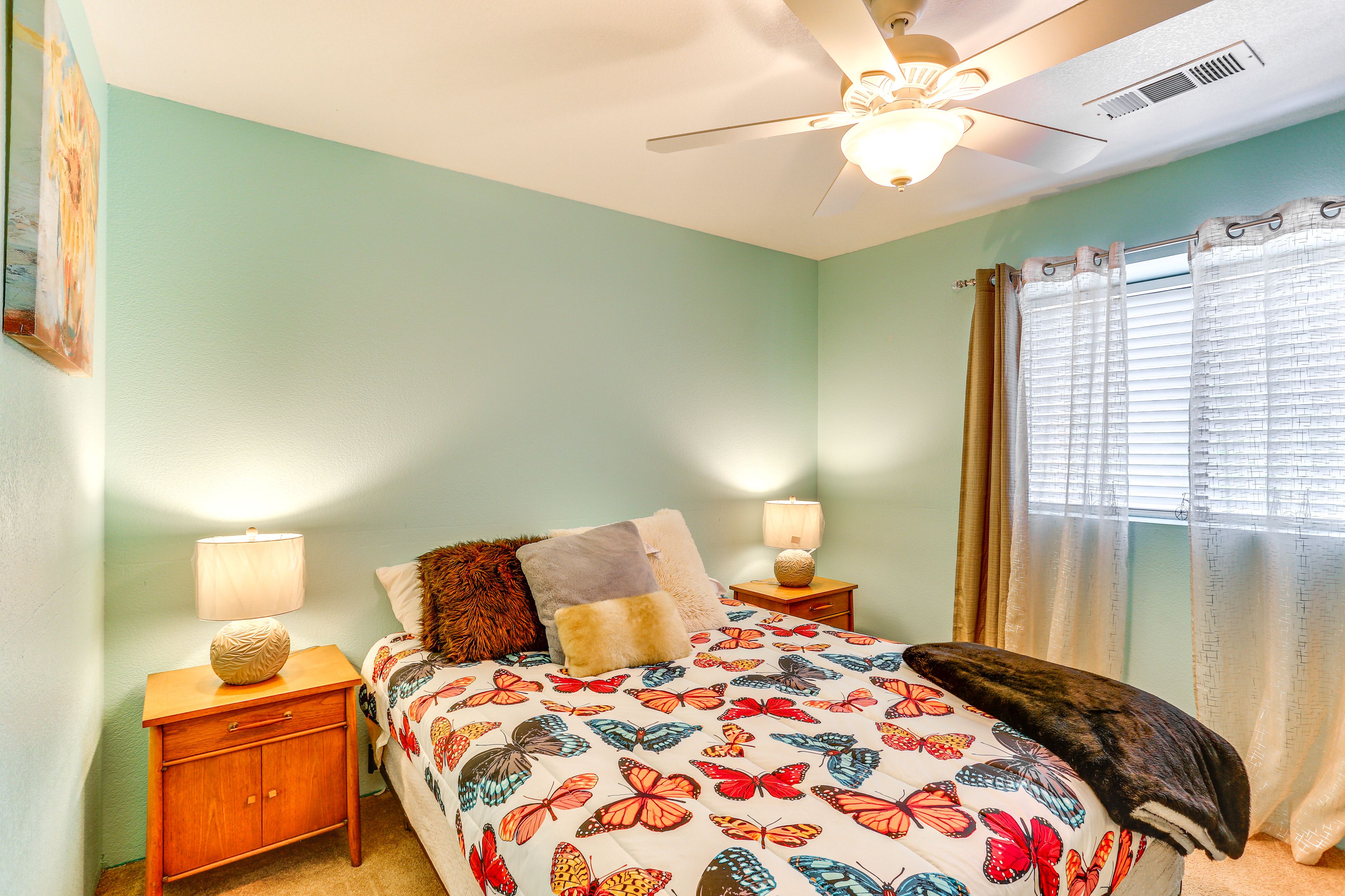 Bedroom 2 | Queen Bed