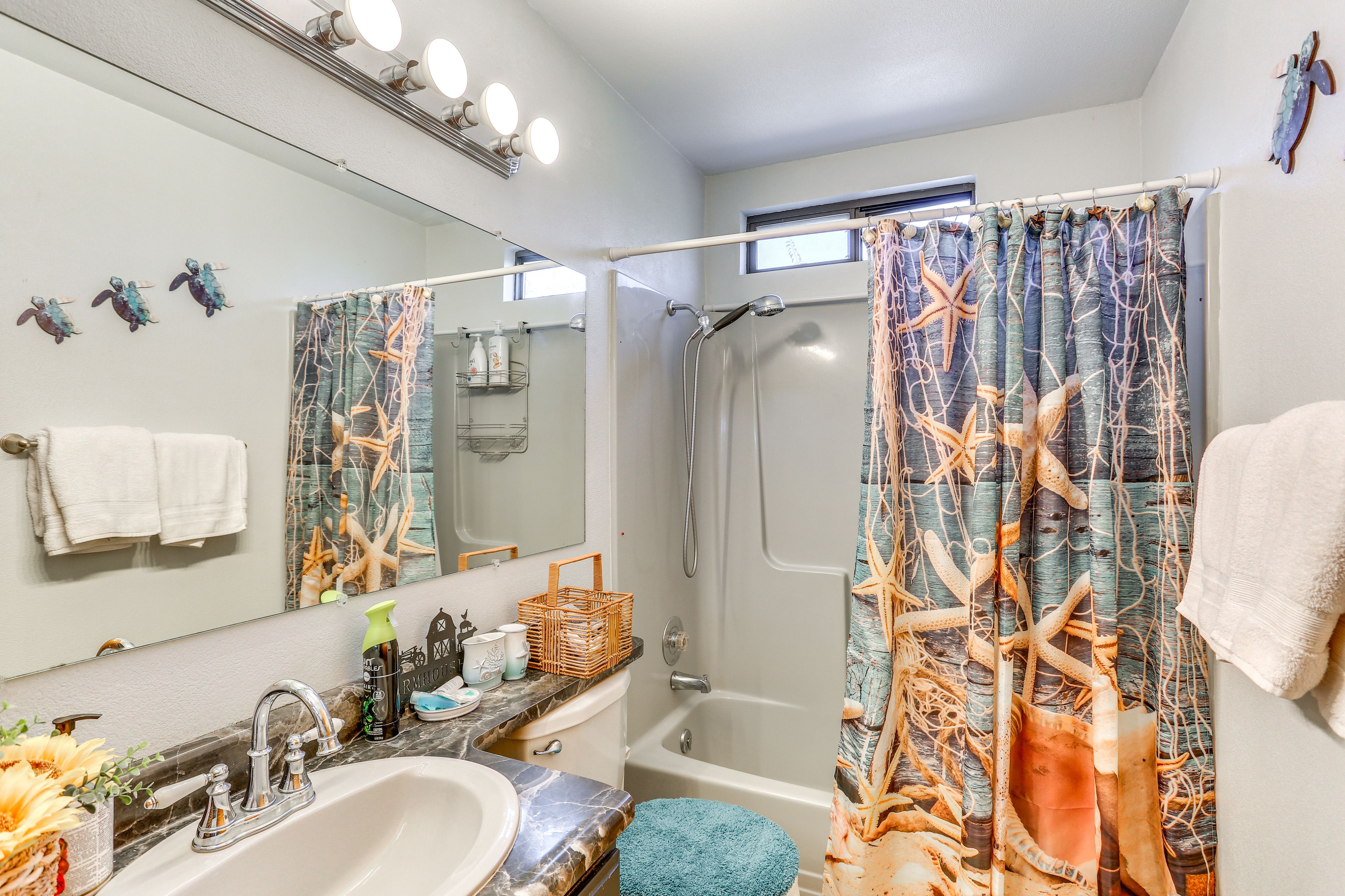 Bathroom | Towels Provided