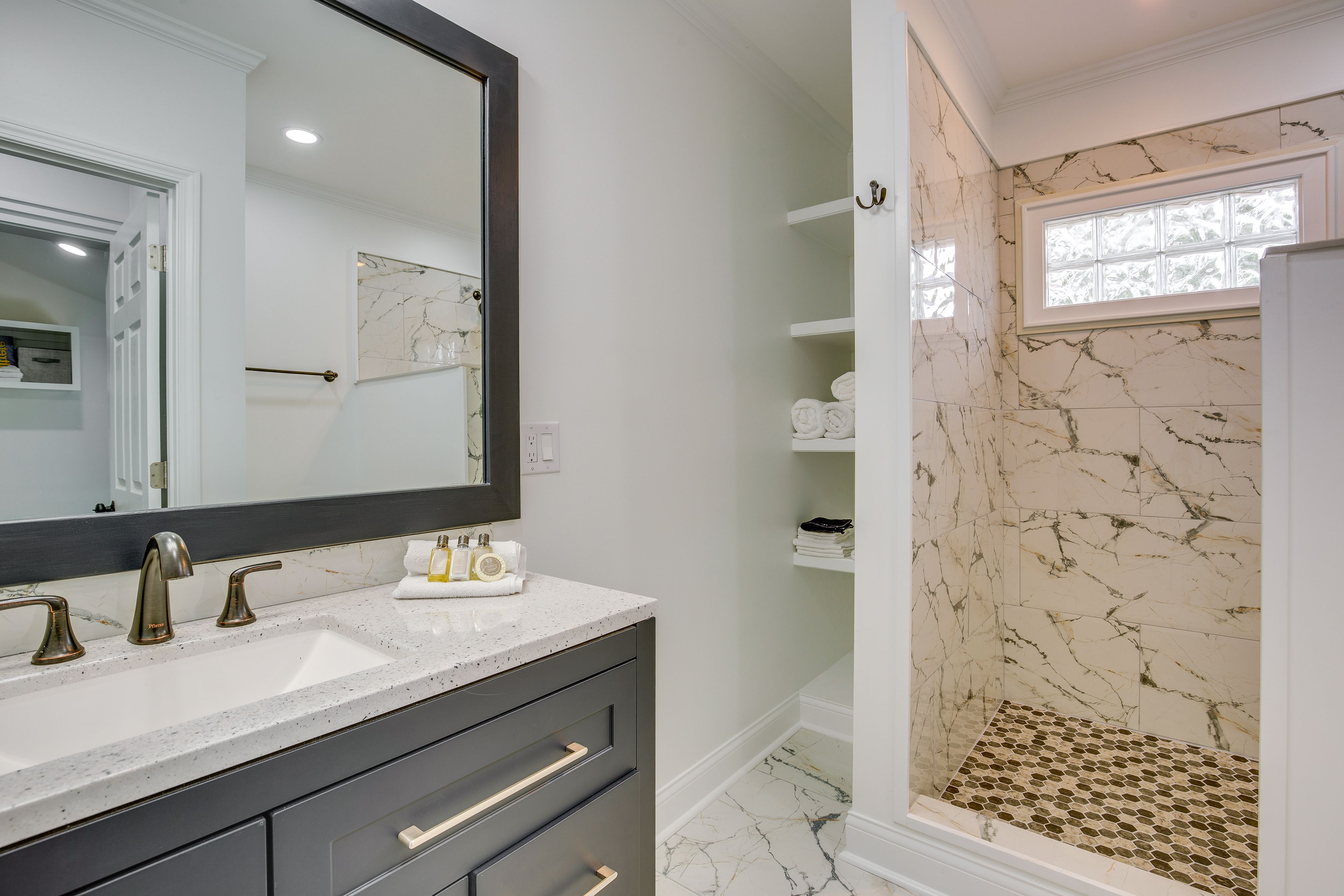 Full Bathroom | 1st Floor