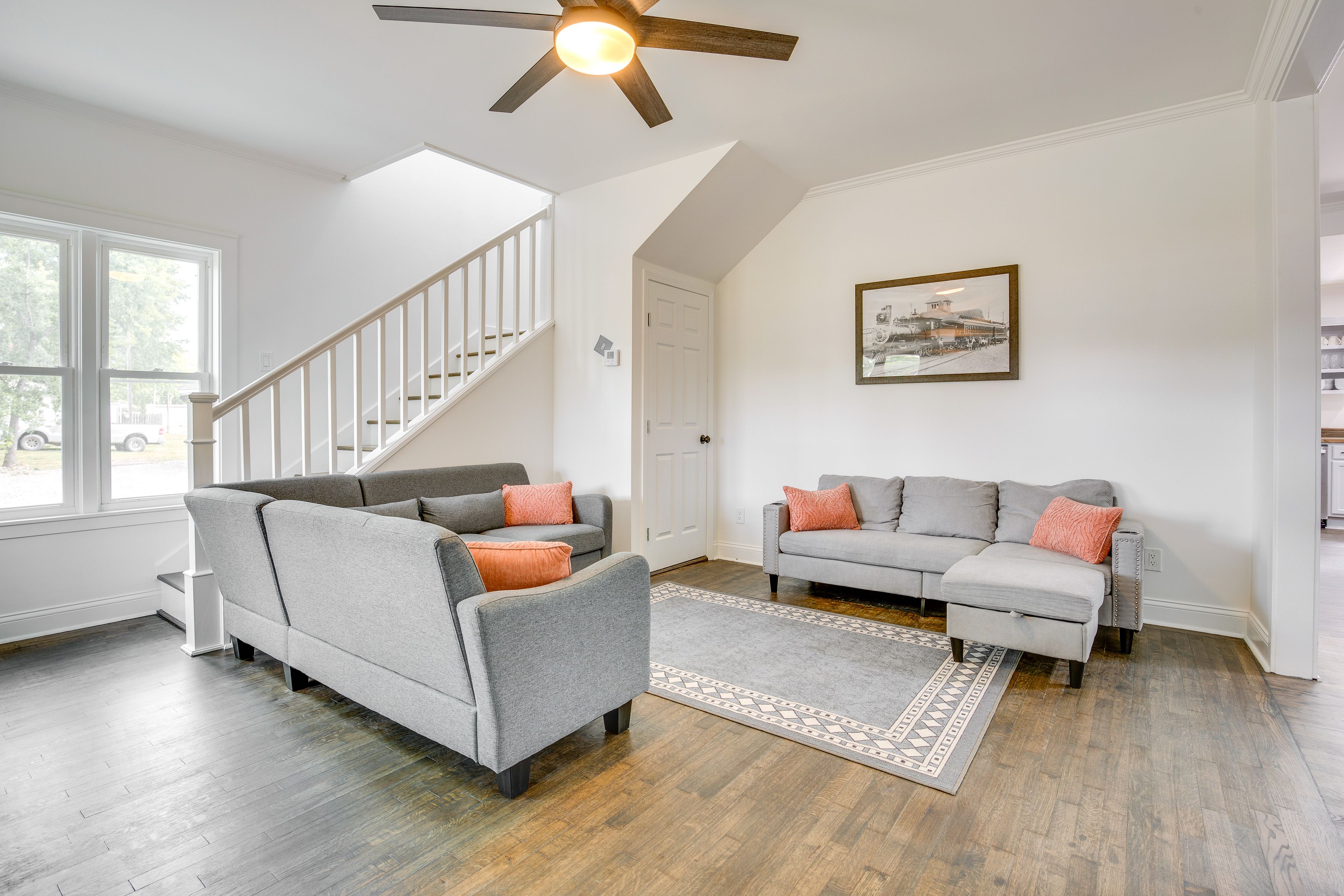 Living Room | 1st Floor | Free WiFi | Central A/C & Heat
