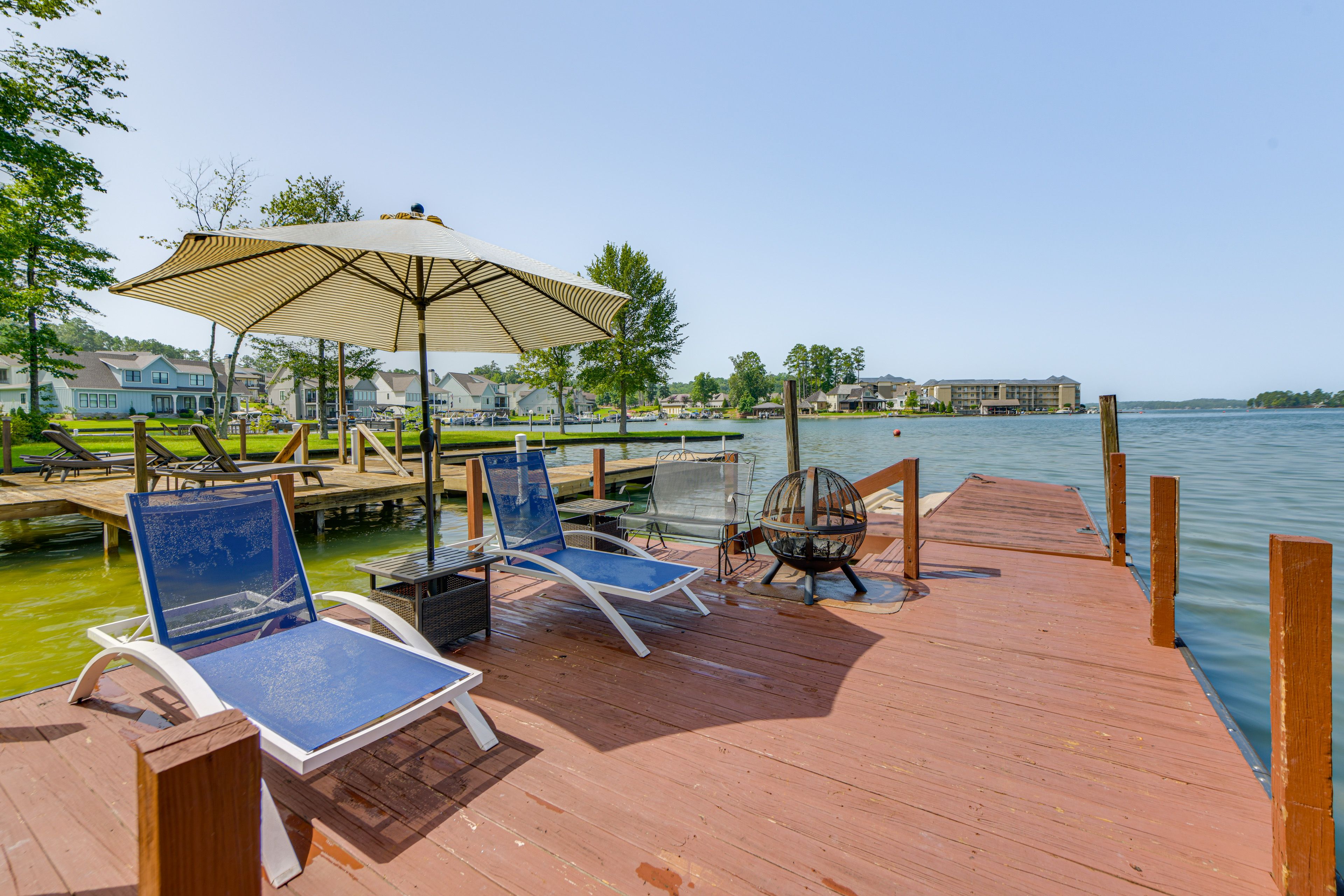 Outdoor Seating | Fire Pit