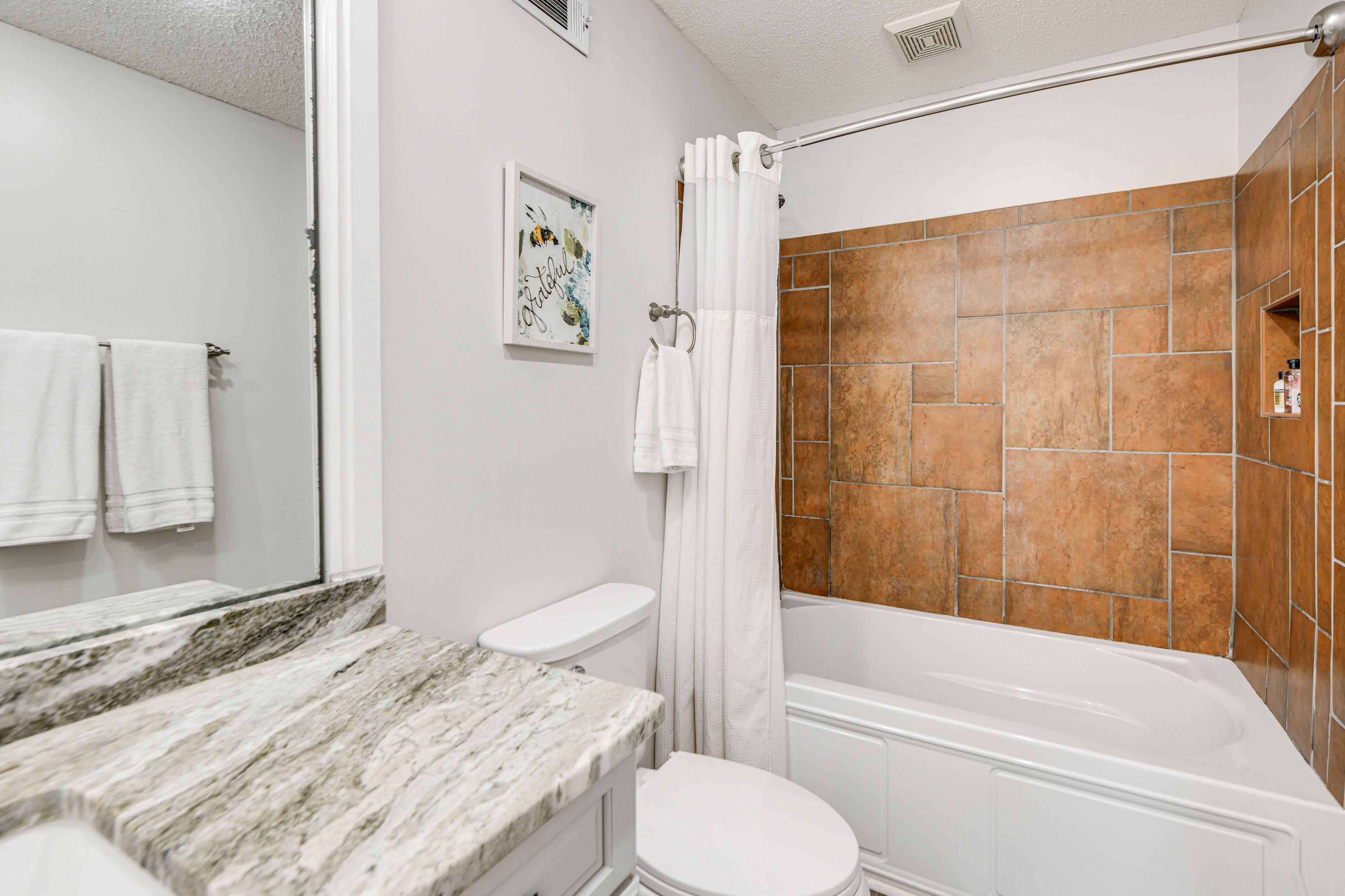 En-Suite Bathroom | 2nd Floor | Towels Provided | Complimentary Toiletries