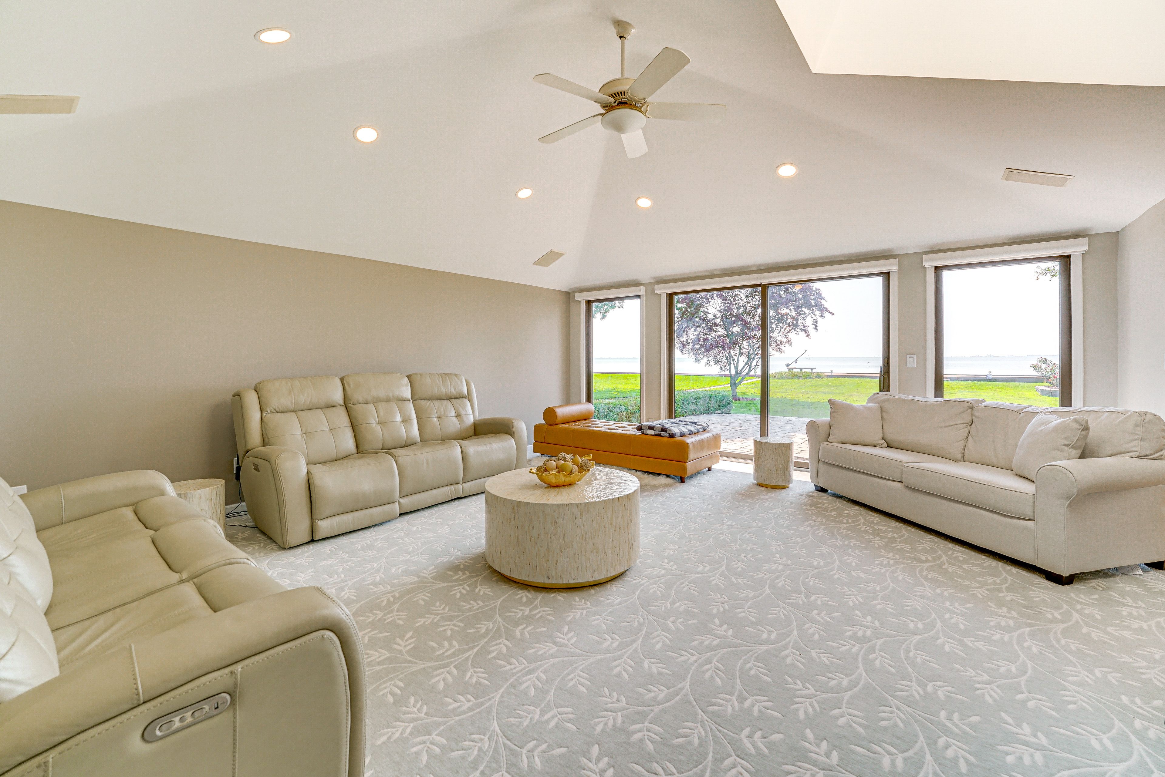 Living Room | Queen Sleeper Sofa | Water Views | Smart TV | Fireplace