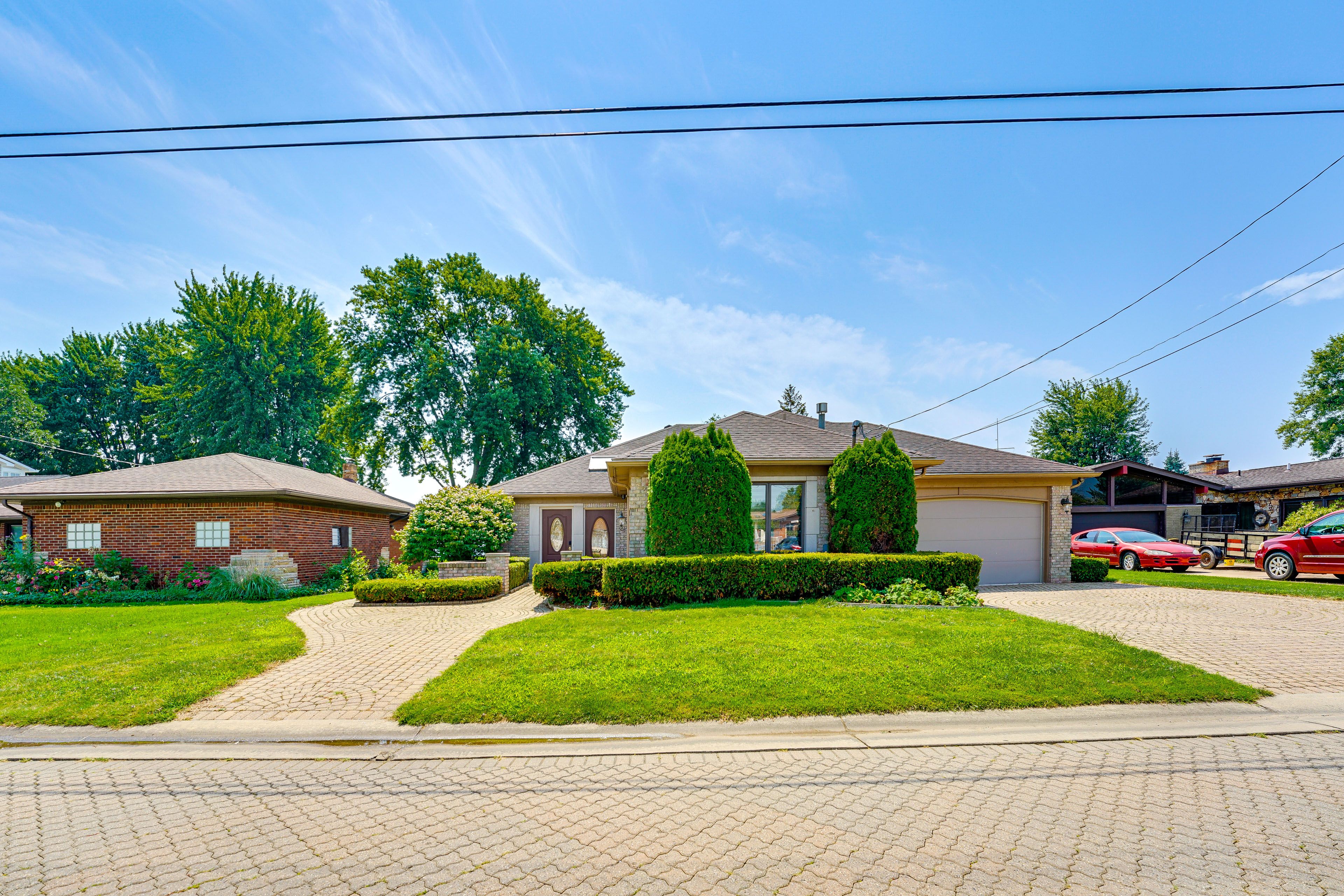 Parking | Driveway (2 Vehicles)