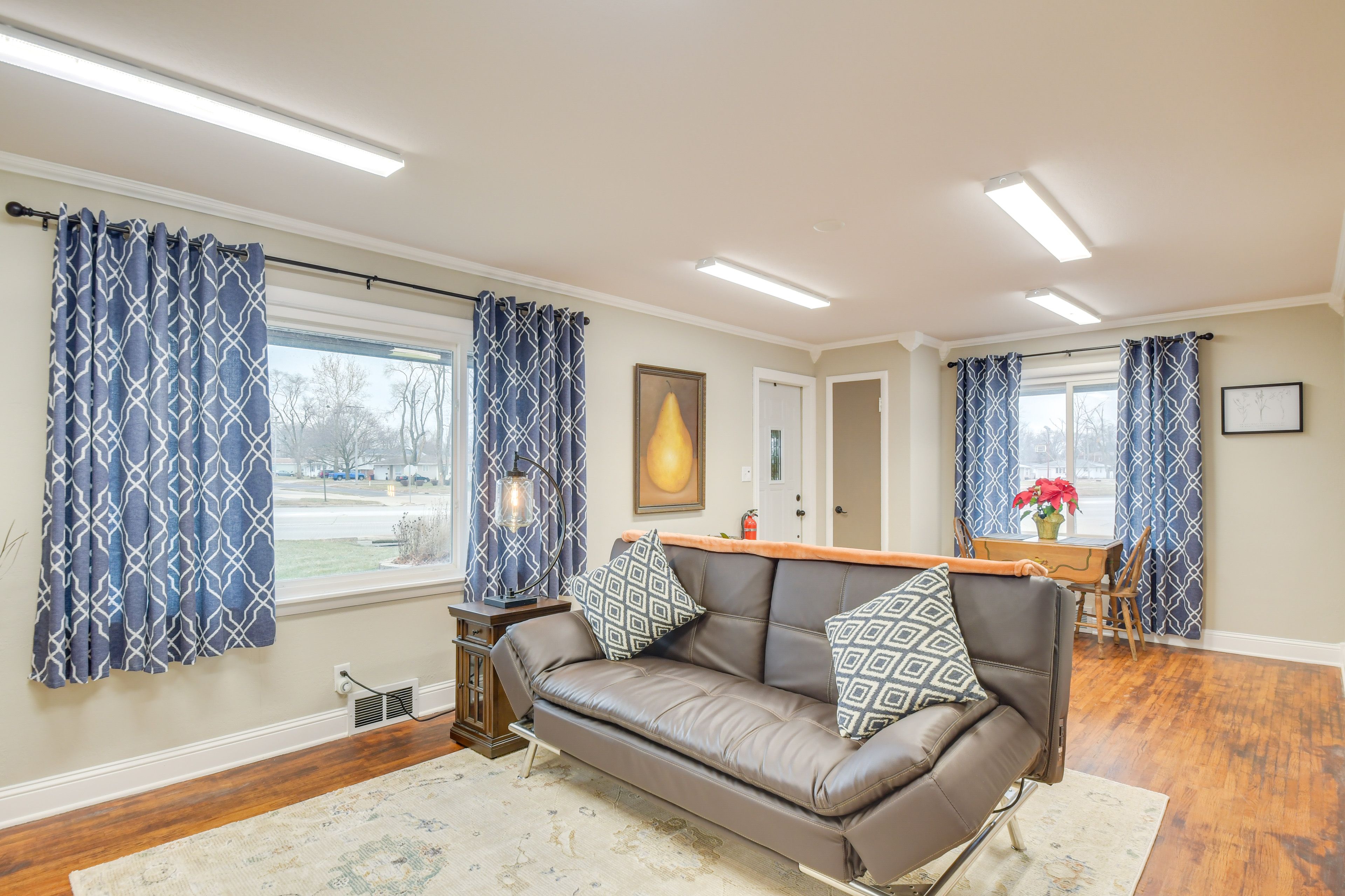 Rock Falls Vacation Rental | 1BR | 1BA | 864 Sq Ft | 3 Steps Required to Enter