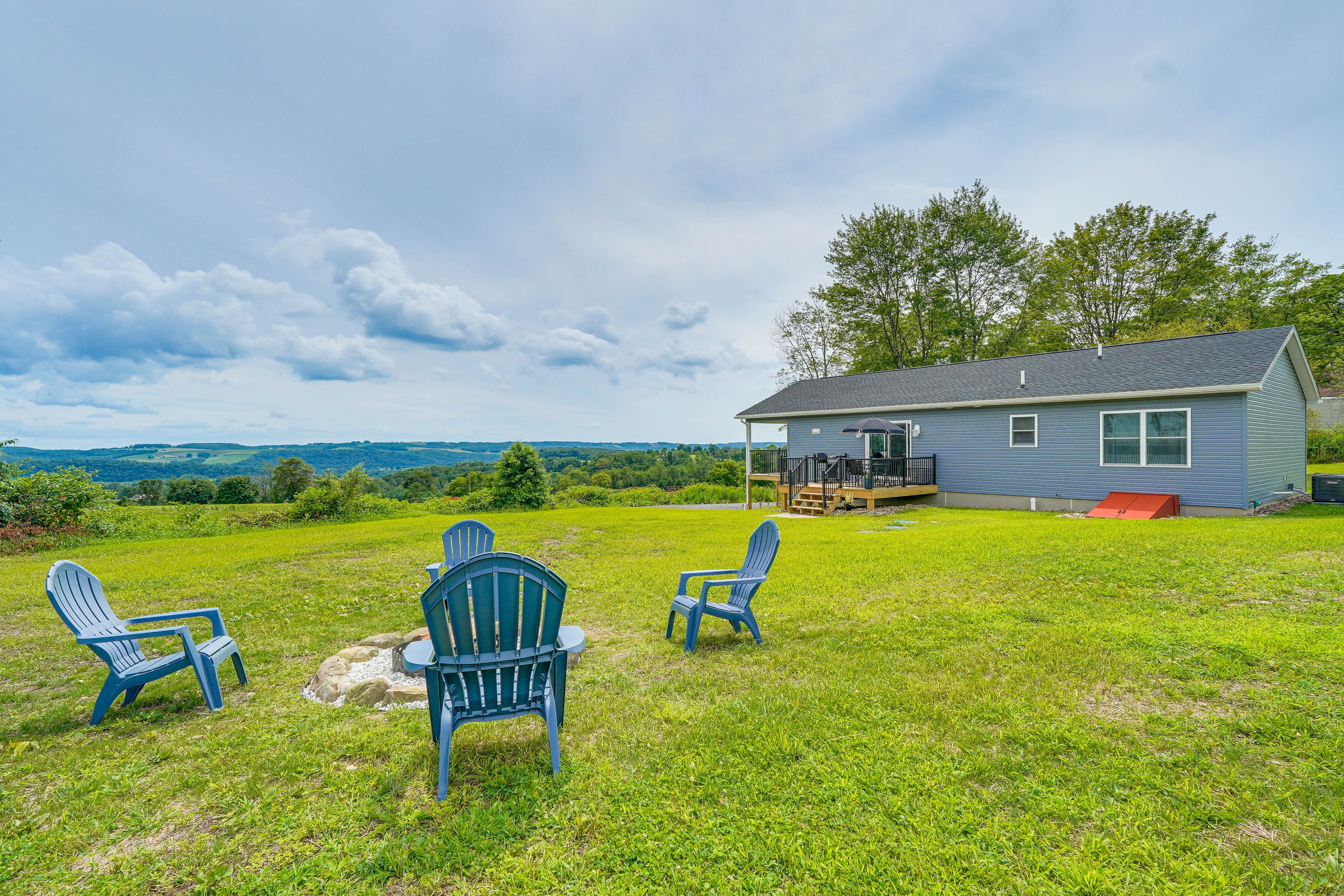 Muncy Vacation Rental | 3BR | 2BA | 1,196 Sq Ft | Stairs Required