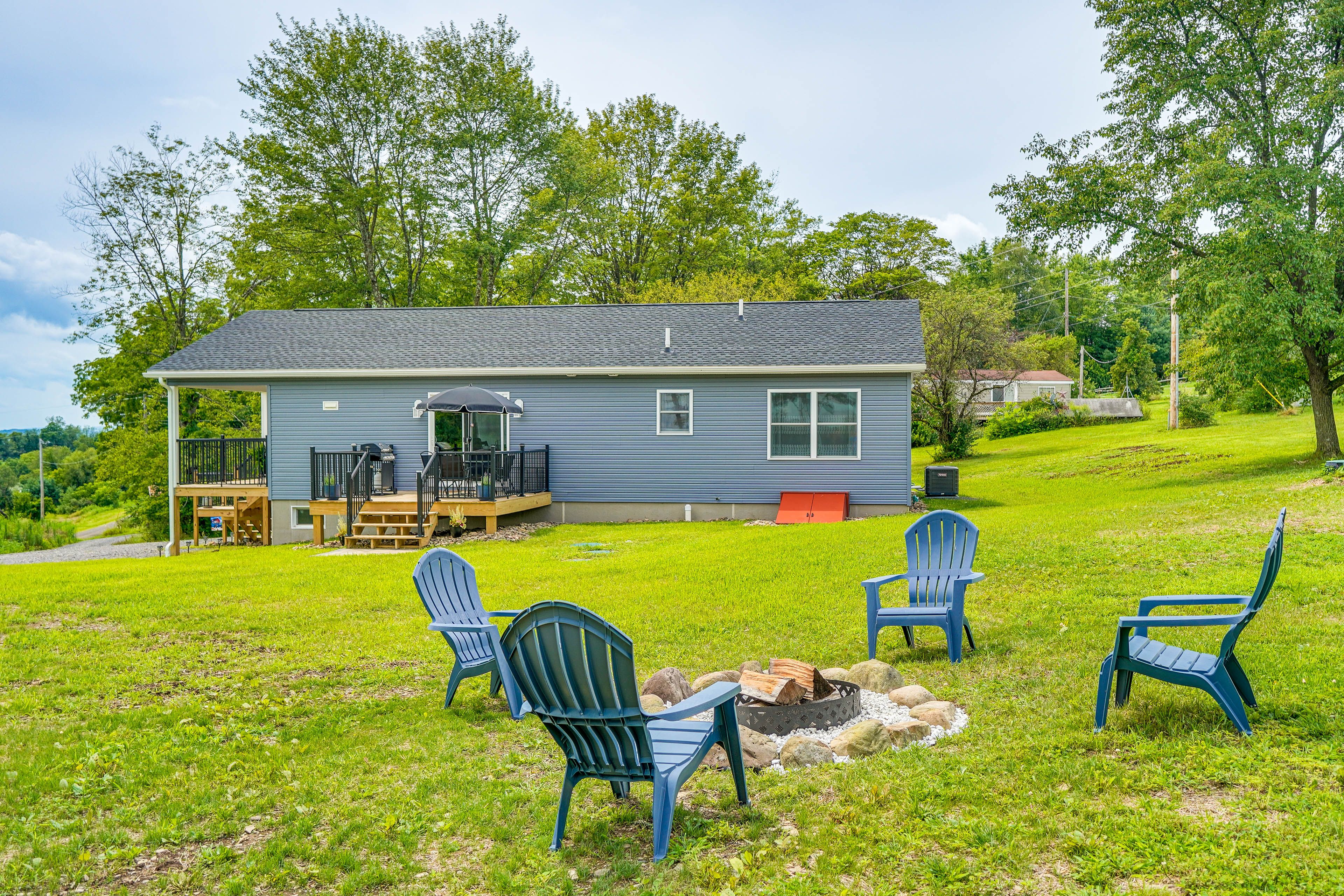 Wood-Burning Fire Pit (Wood Provided) | Spacious Yard