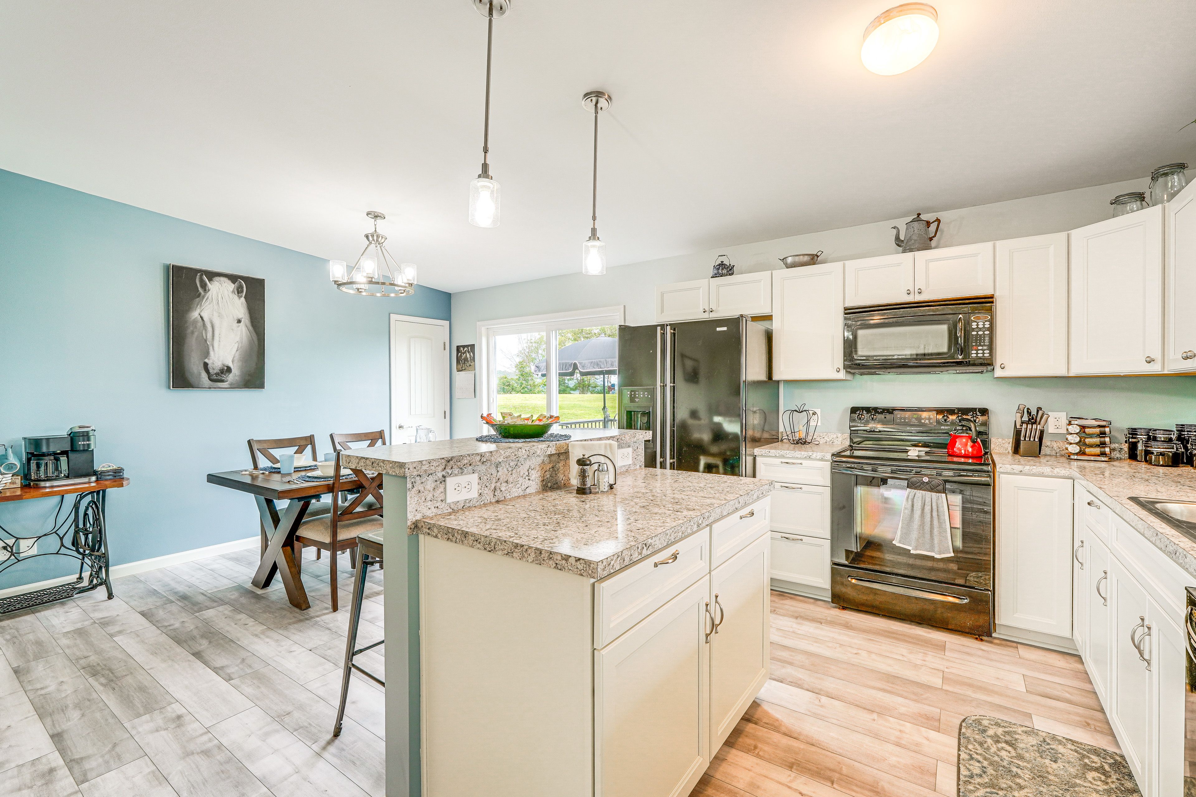 Kitchen | Single-Story Home | Free WiFi | Central A/C & Heating