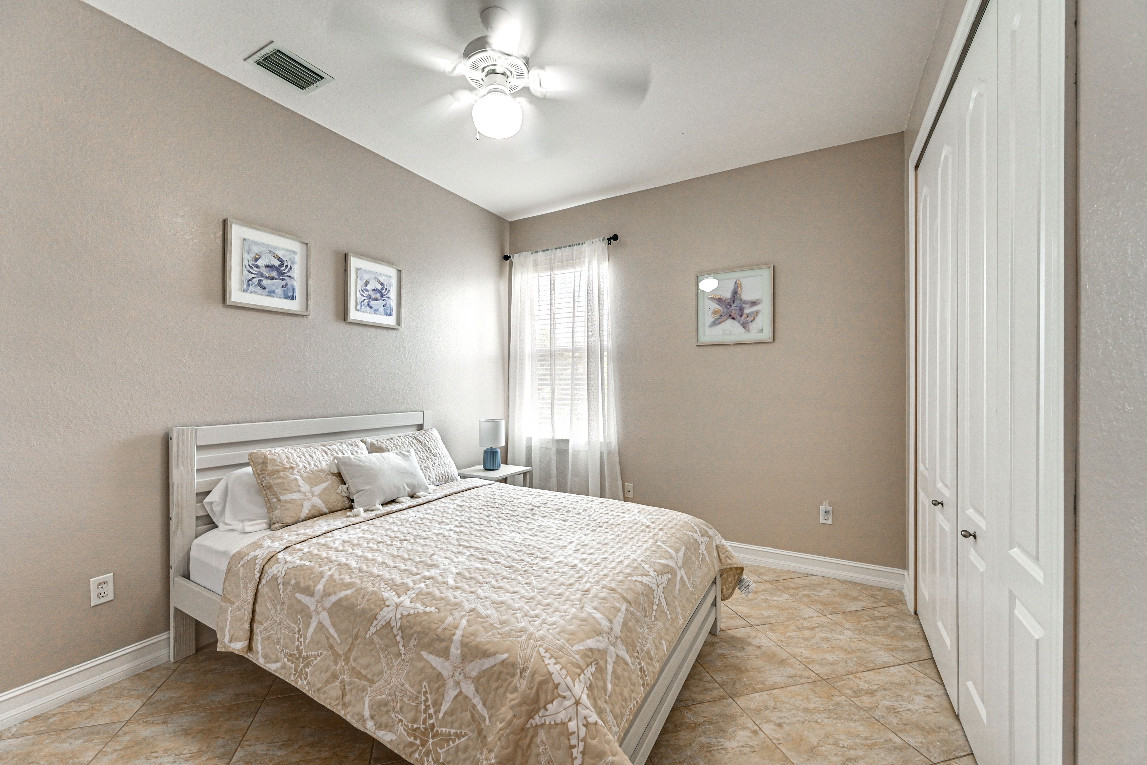 Bedroom 2 | Queen Bed