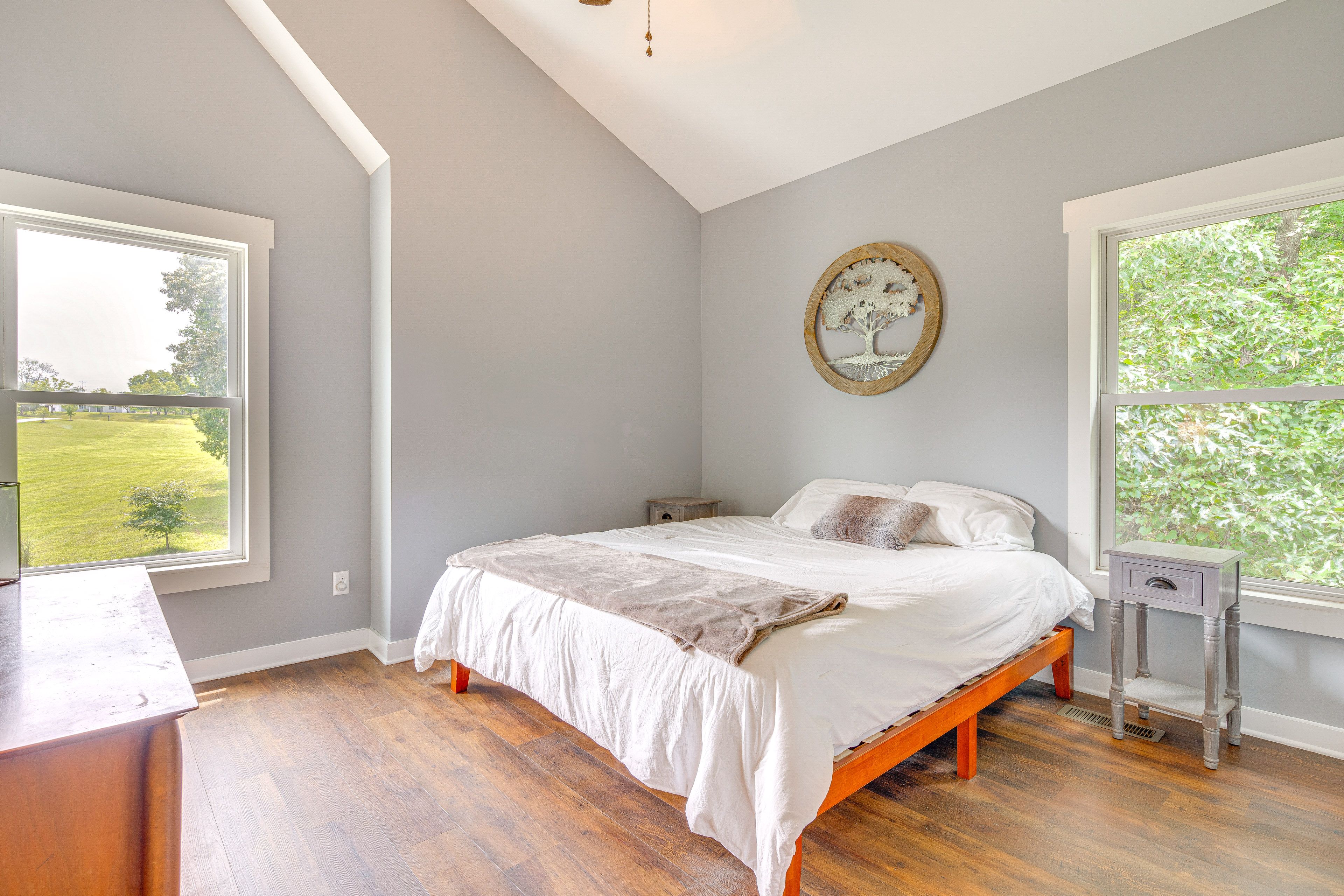 Bedroom 1 | King Bed | Linens Provided