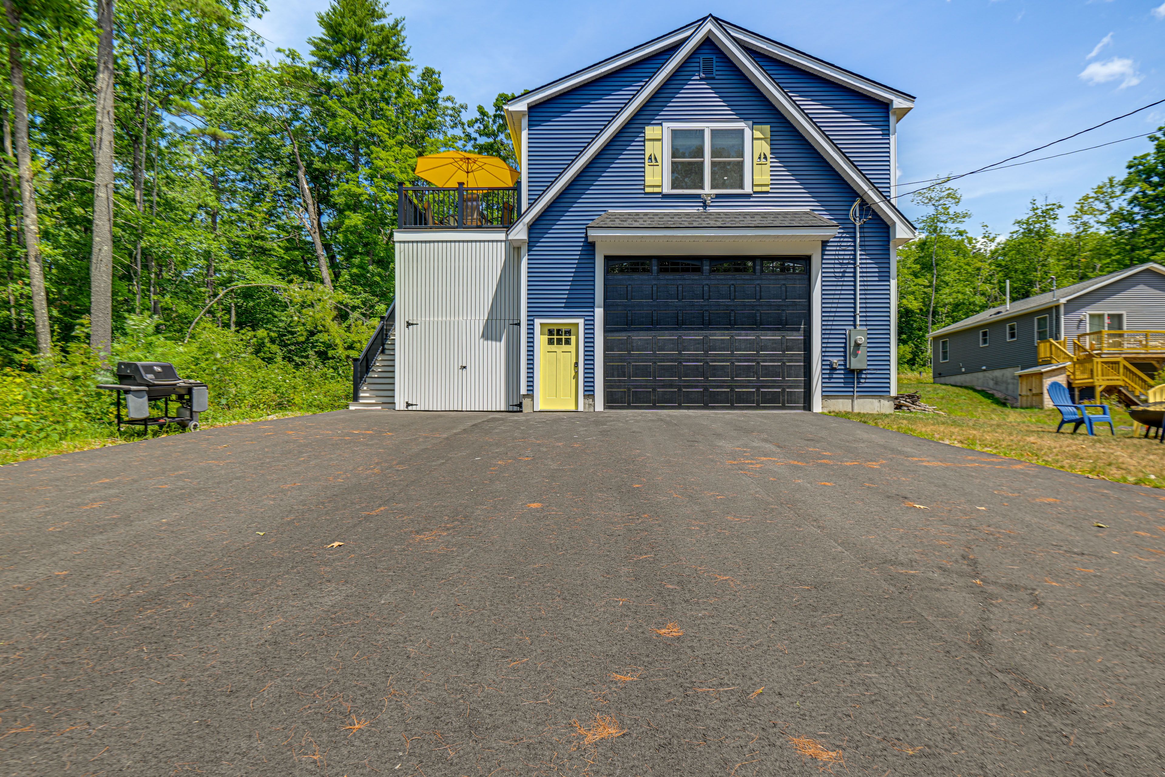 Parking | Driveway (4 Vehicles)