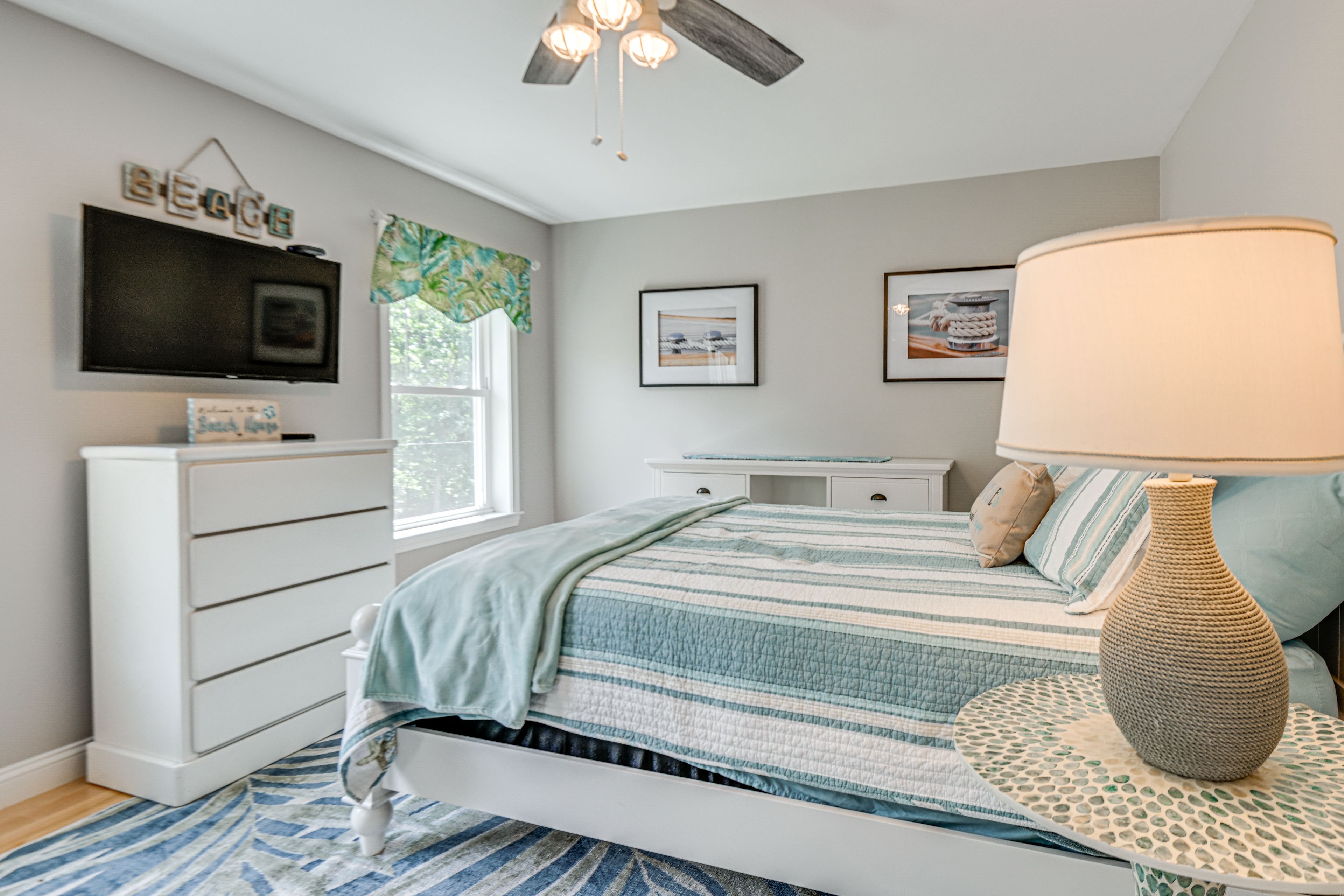 Bedroom 1 | Queen Bed | Linens Provided