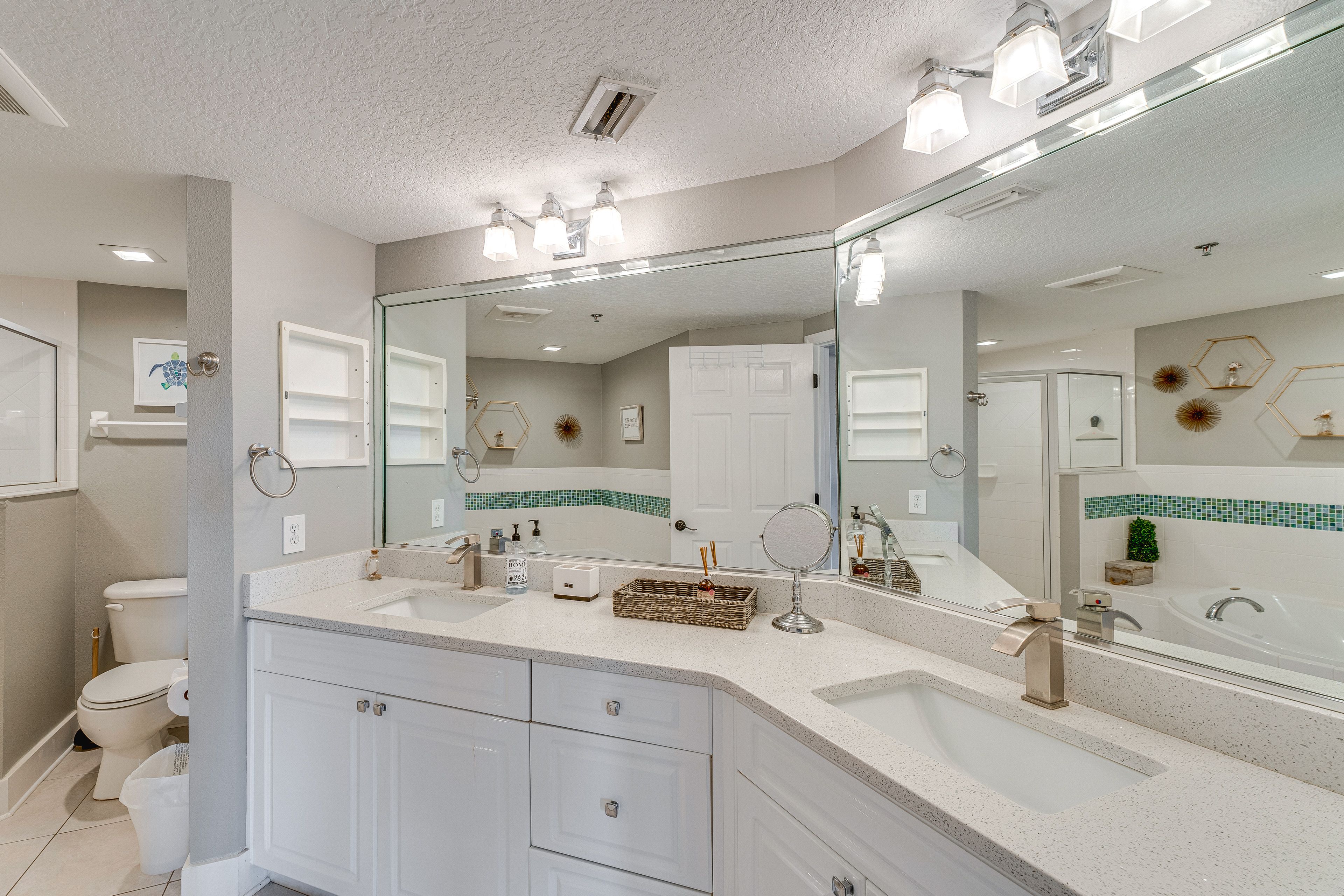 En-Suite Bathroom | Access via Bedroom 1 | Complimentary Toiletries | Hair Dryer