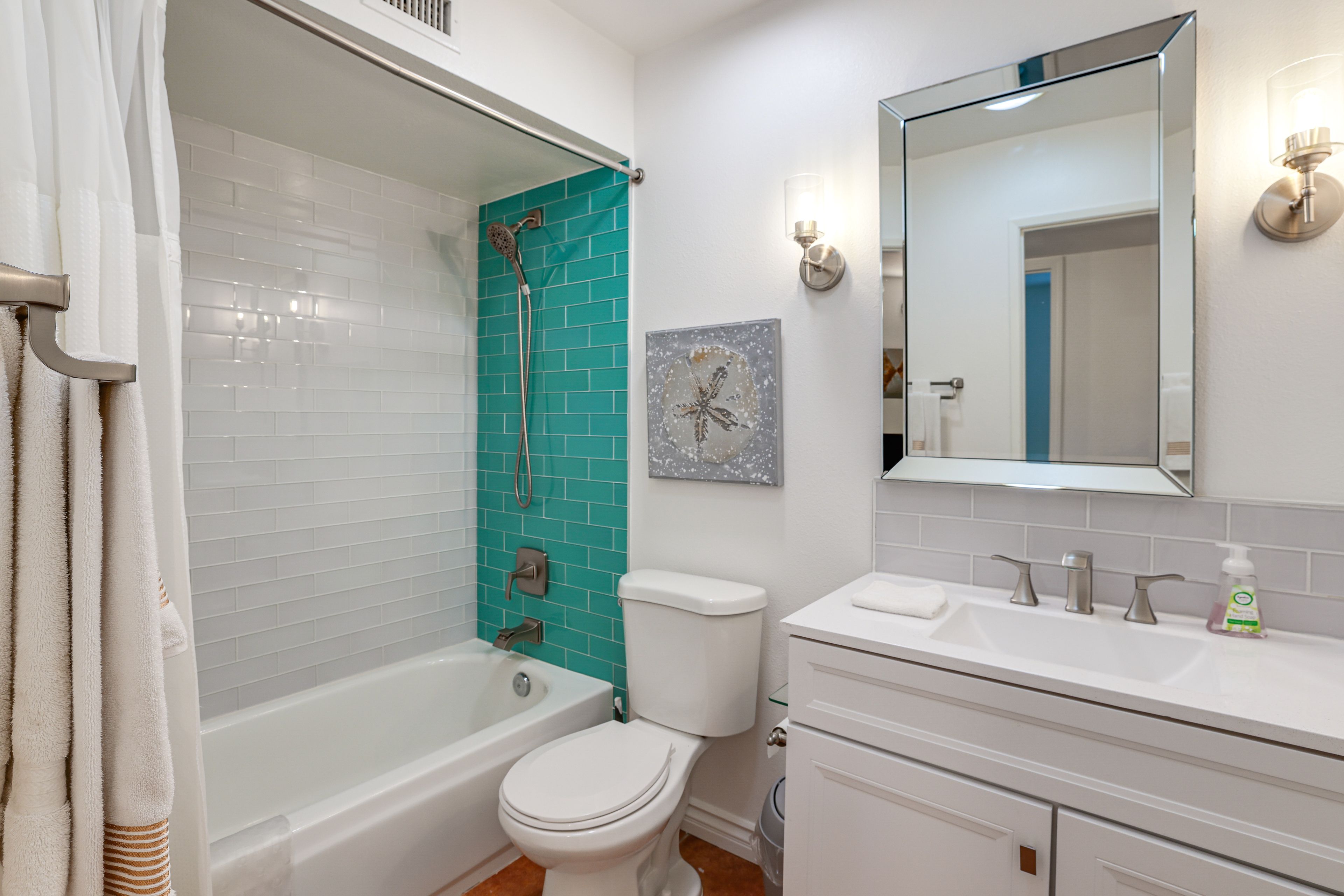 Bathroom | Complimentary Toiletries | Hair Dryer