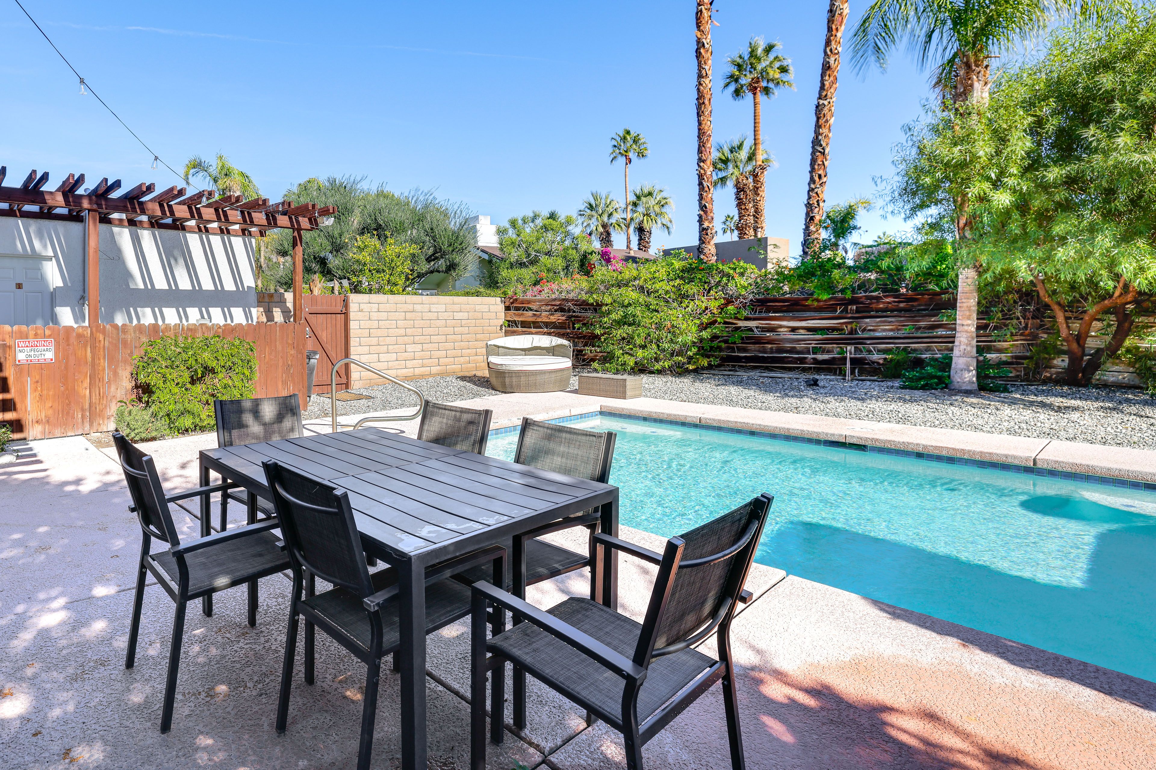 Outdoor Dining | Gas Grill