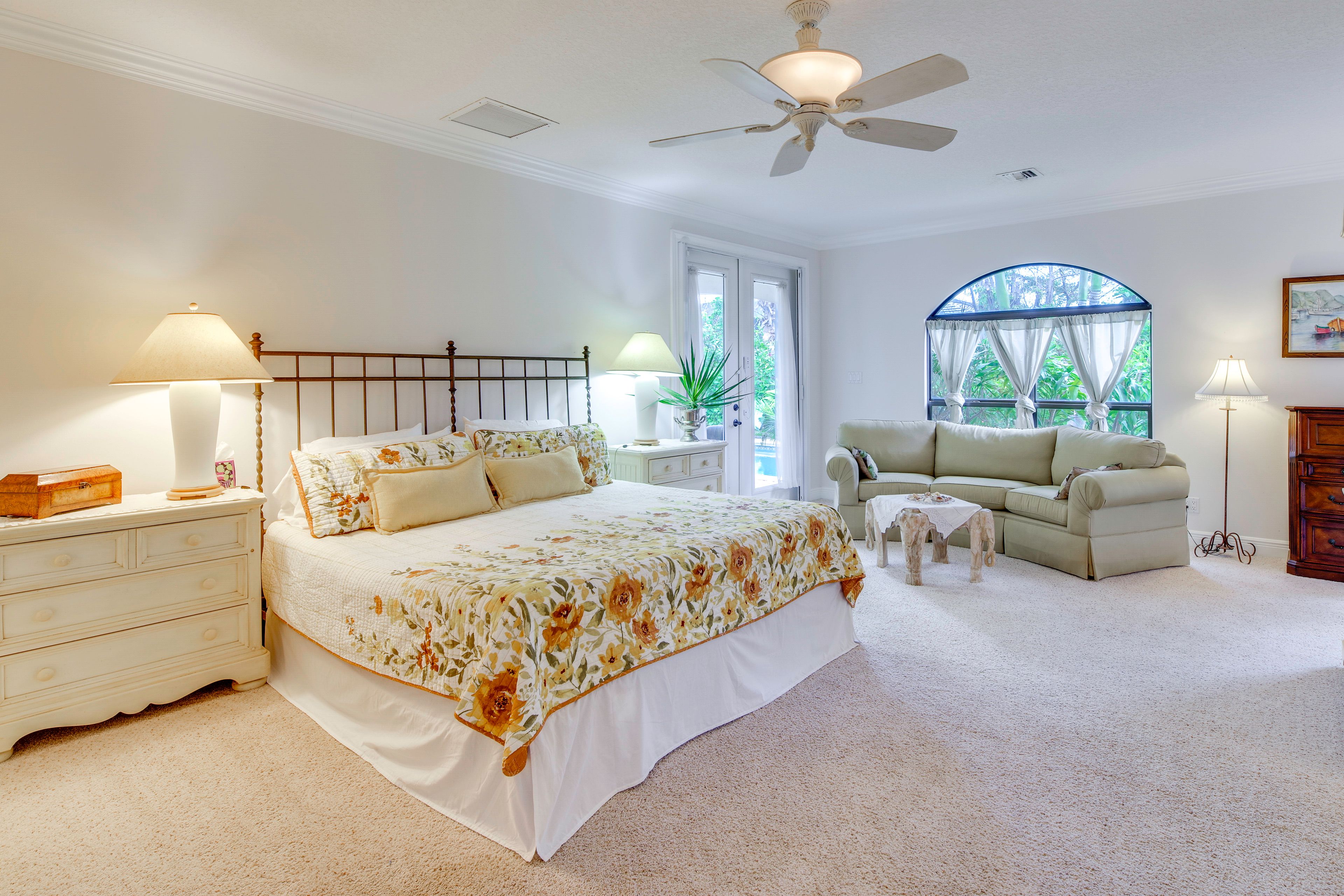 Bedroom 1 | King Bed
