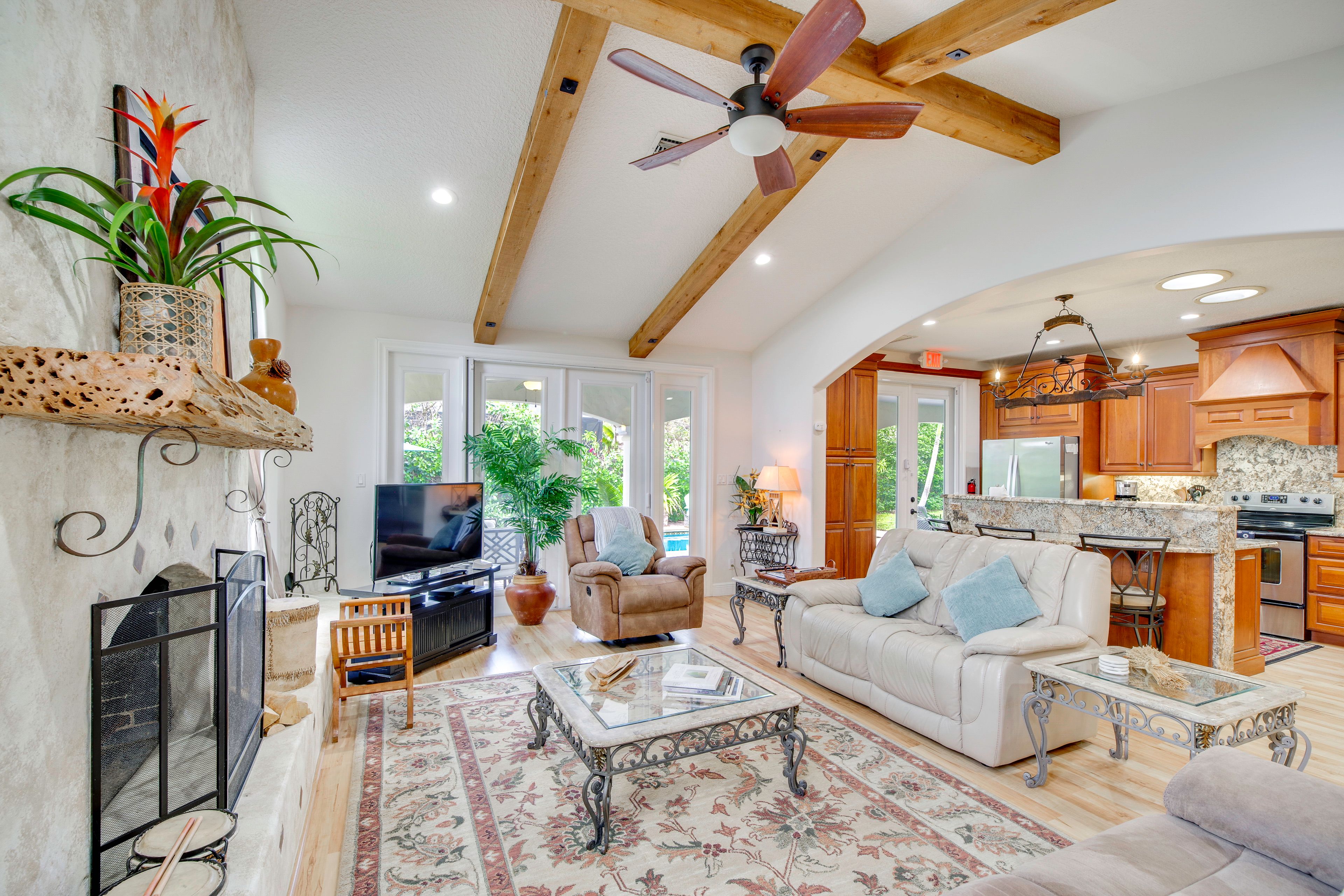 Living Room | Full Kitchen