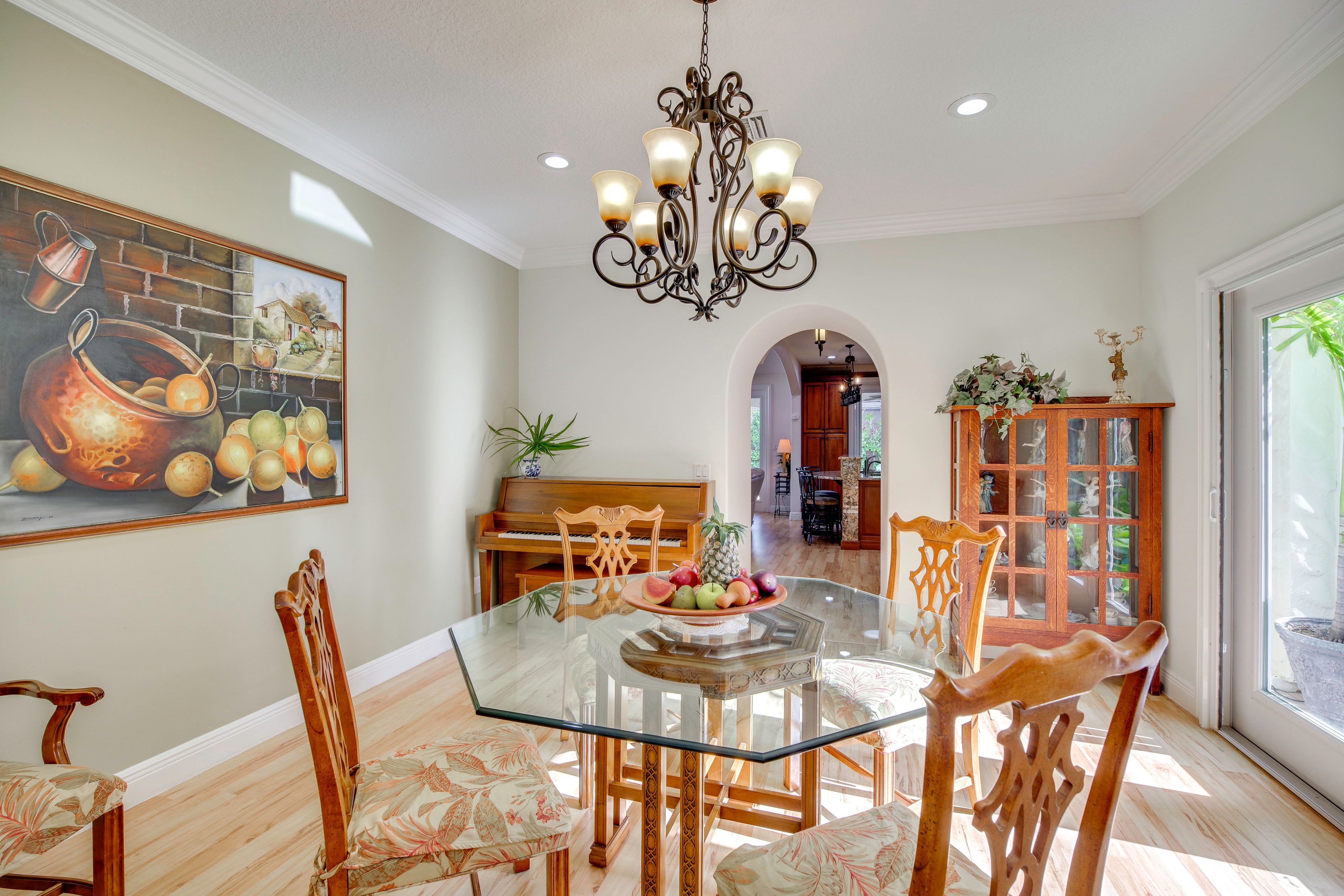 Dining Area | Dishware & Flatware