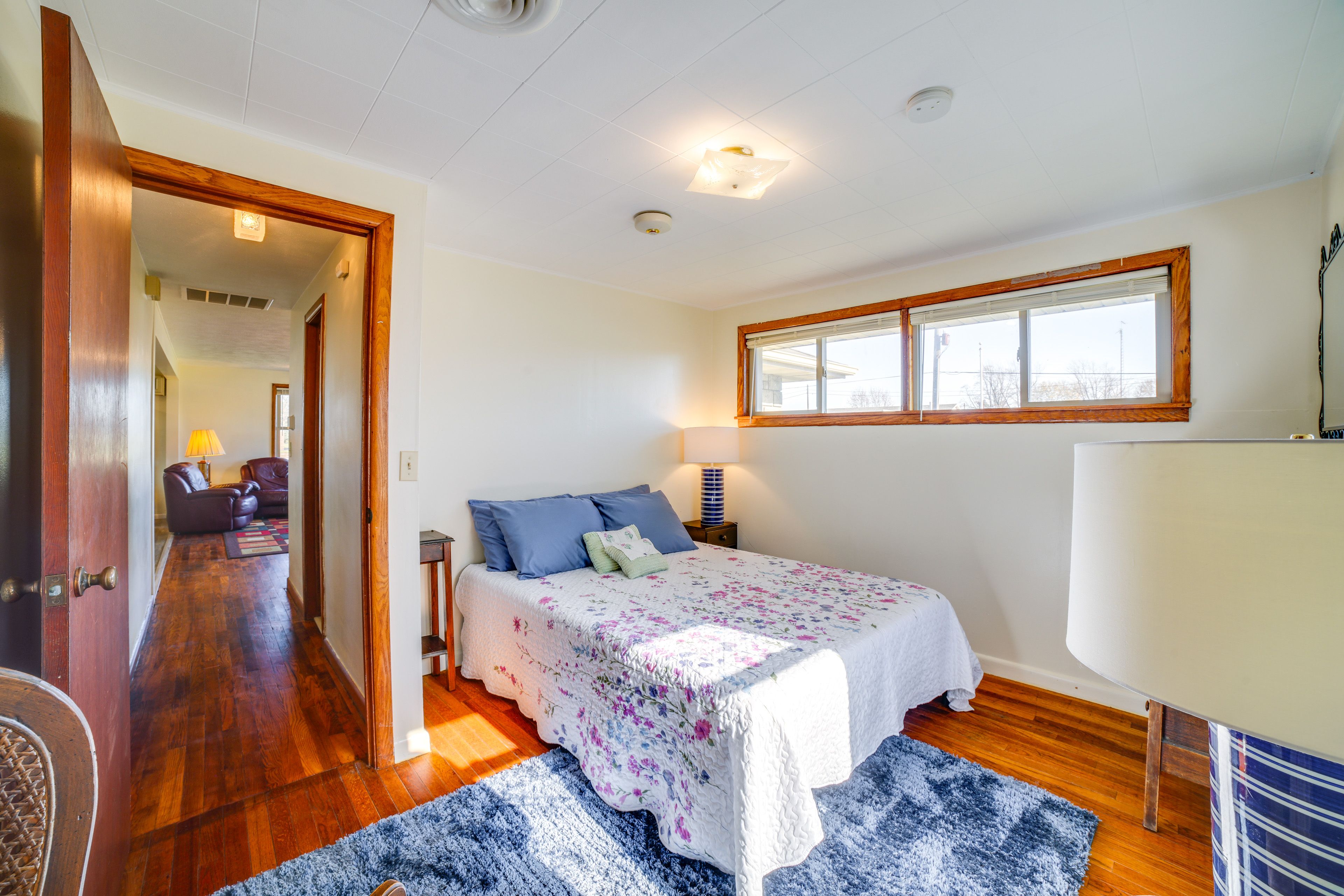 Bedroom 1 | Queen Bed