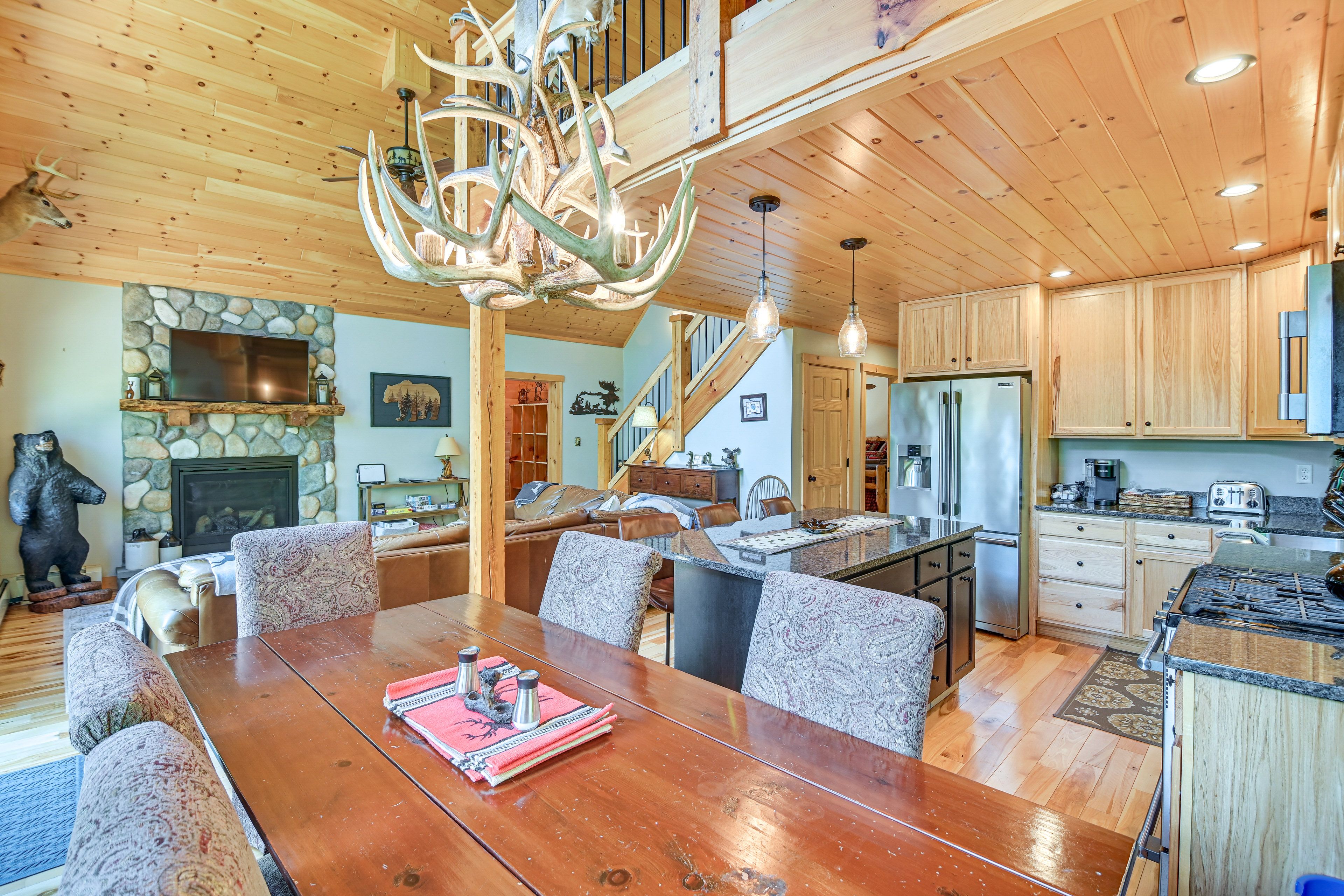 Dining Area | Main Level | Dishware & Flatware Provided