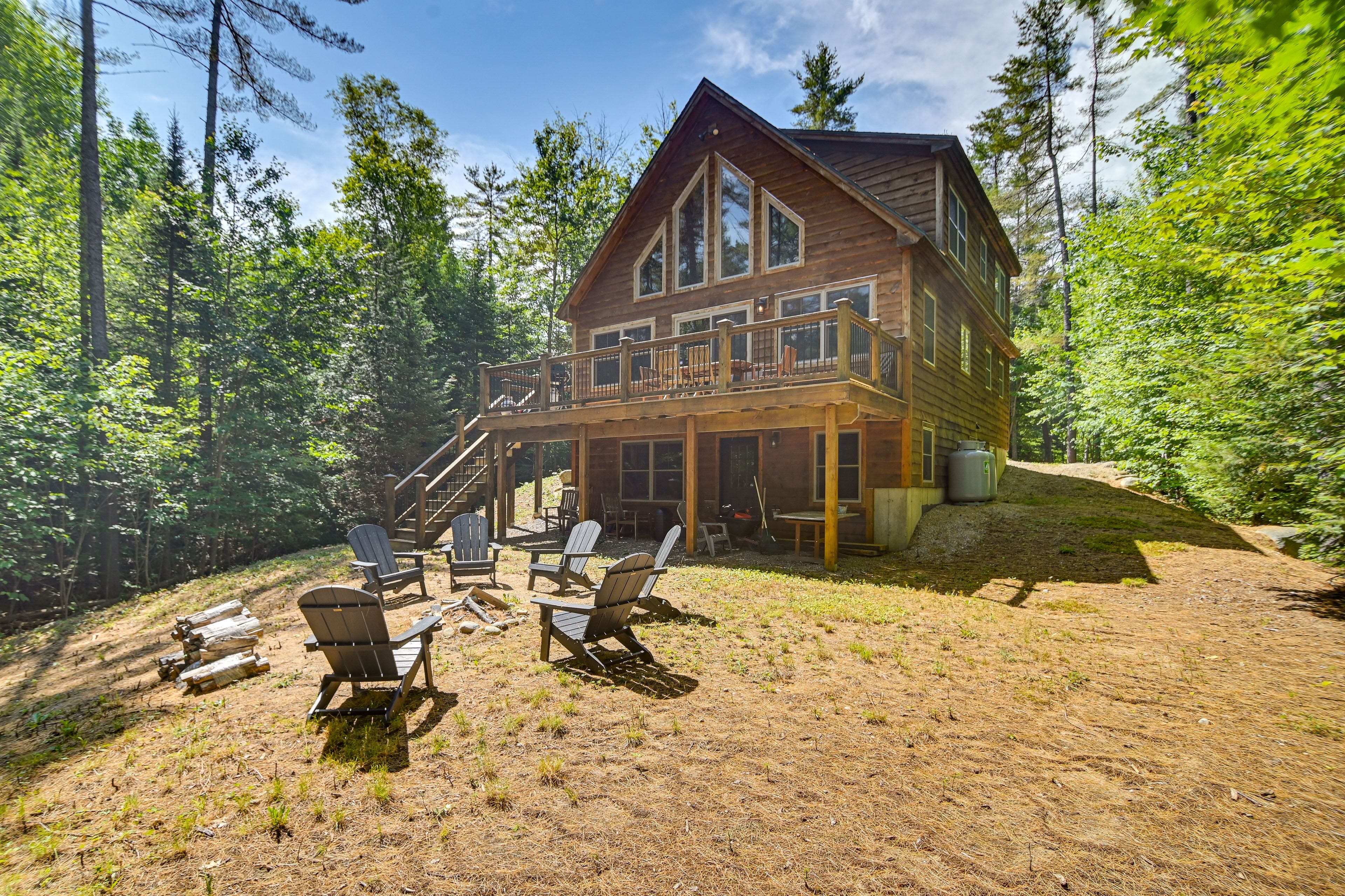 Bethel Vacation Rental | 4BR | 3BA | 2,550 Sq Ft | 5 Steps to Enter