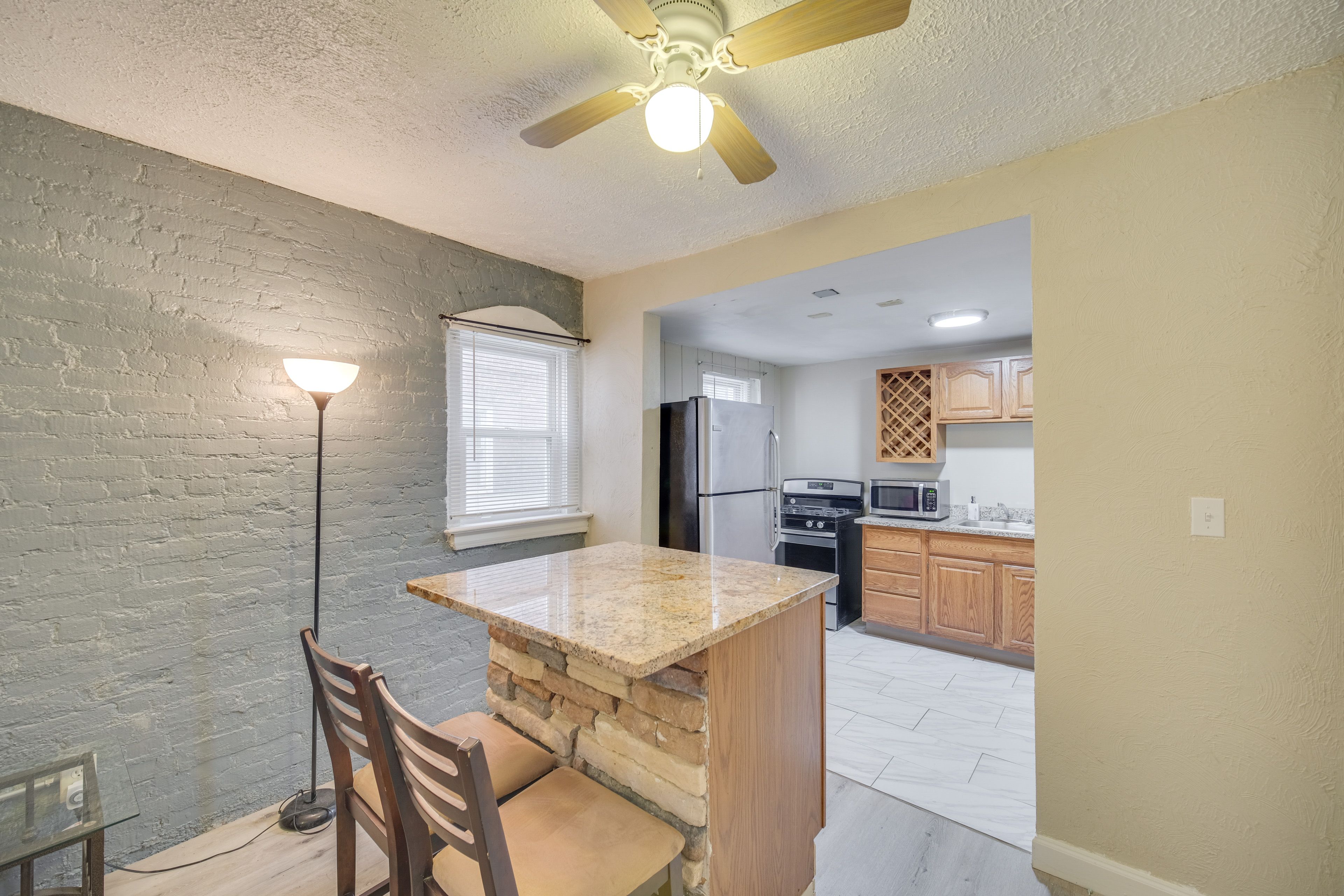 Dining Area | Dishware/Flatware Provided