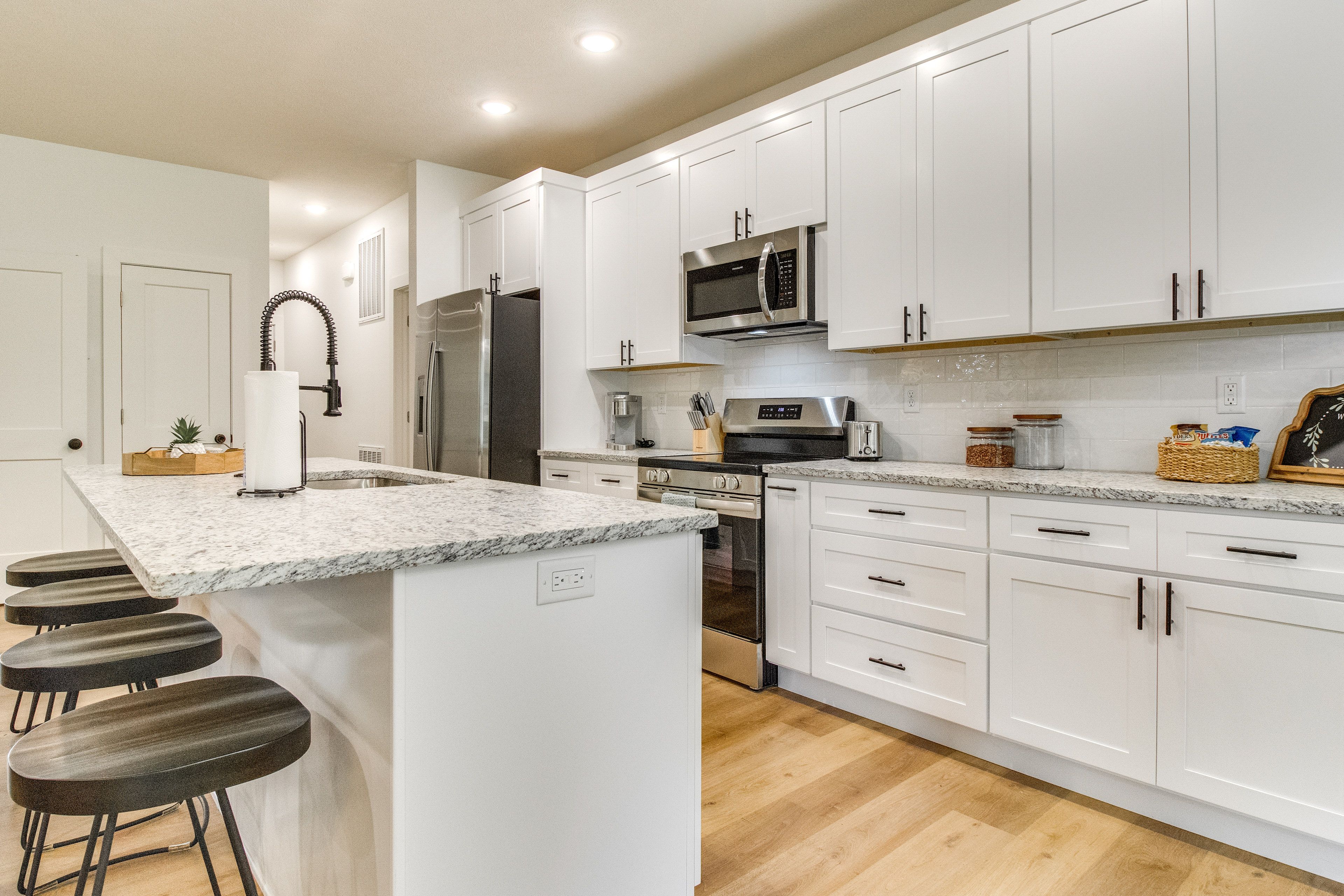 Kitchen | Keurig Coffee Maker | Toaster | Dishwasher | Island w/ Seating