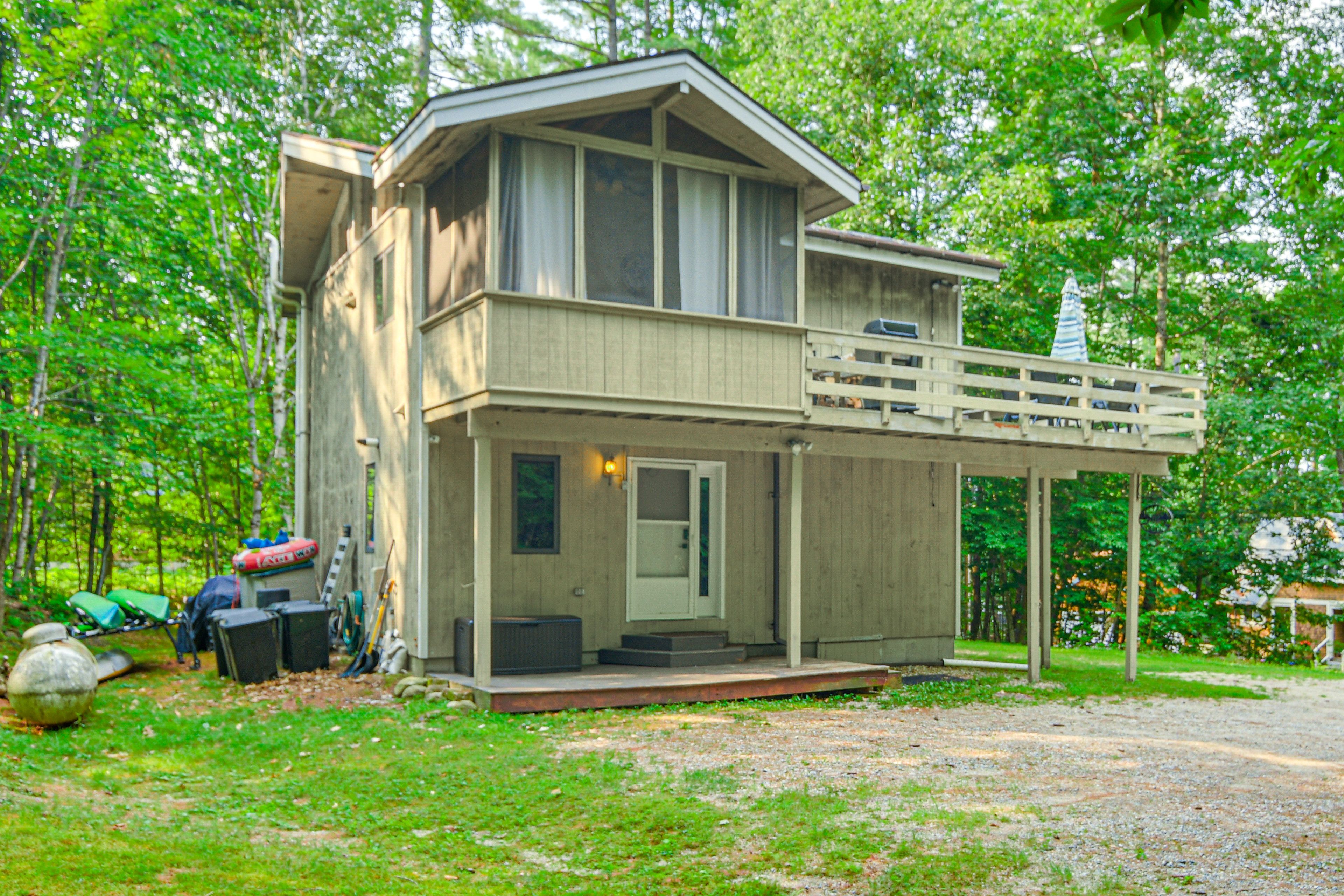 Home Exterior | Driveway Parking (6 Vehicles) | Boat Trailer Parking