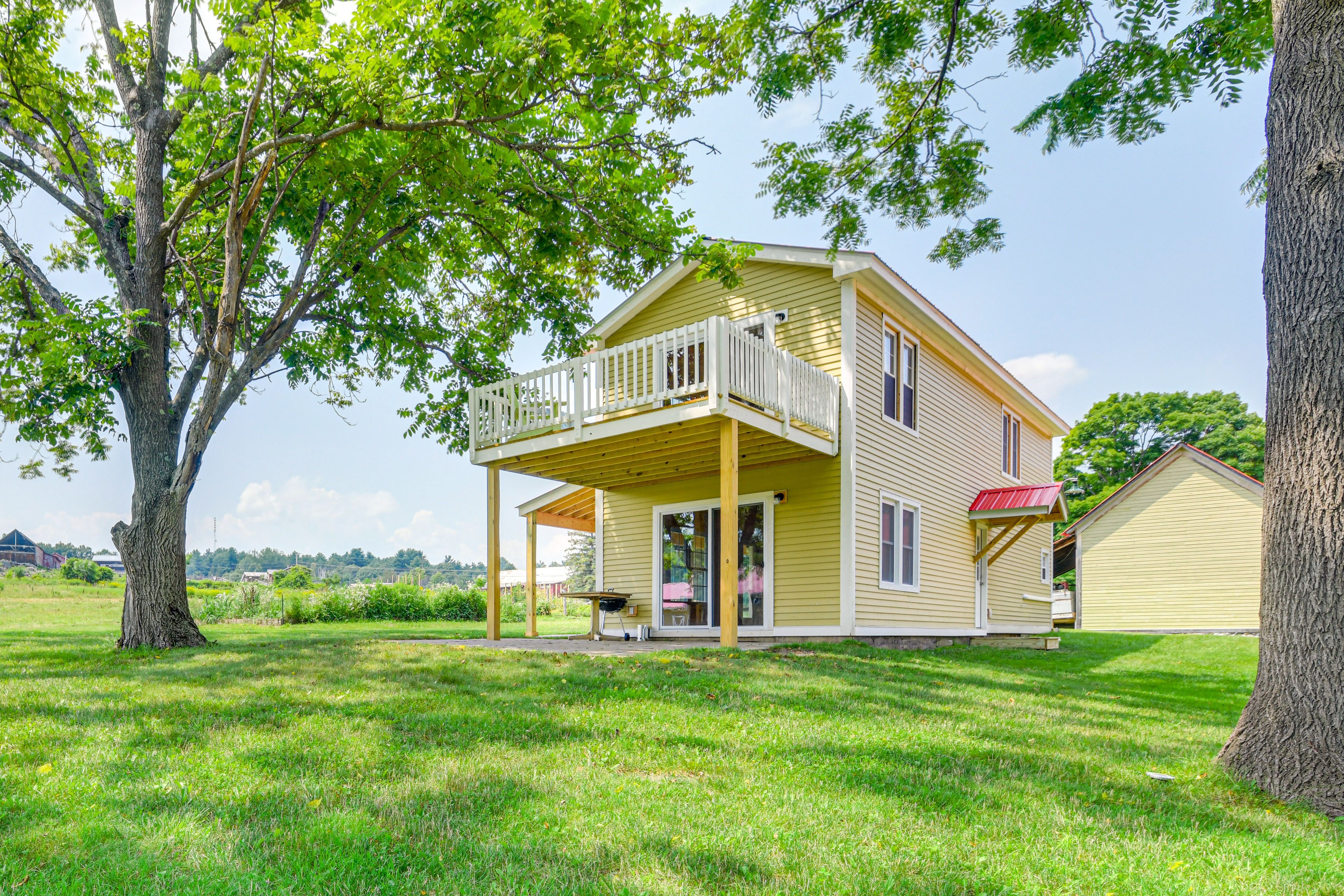 Moriah Vacation Rental | 2BR | 2BA | 1,200 Sq Ft | Steps Required