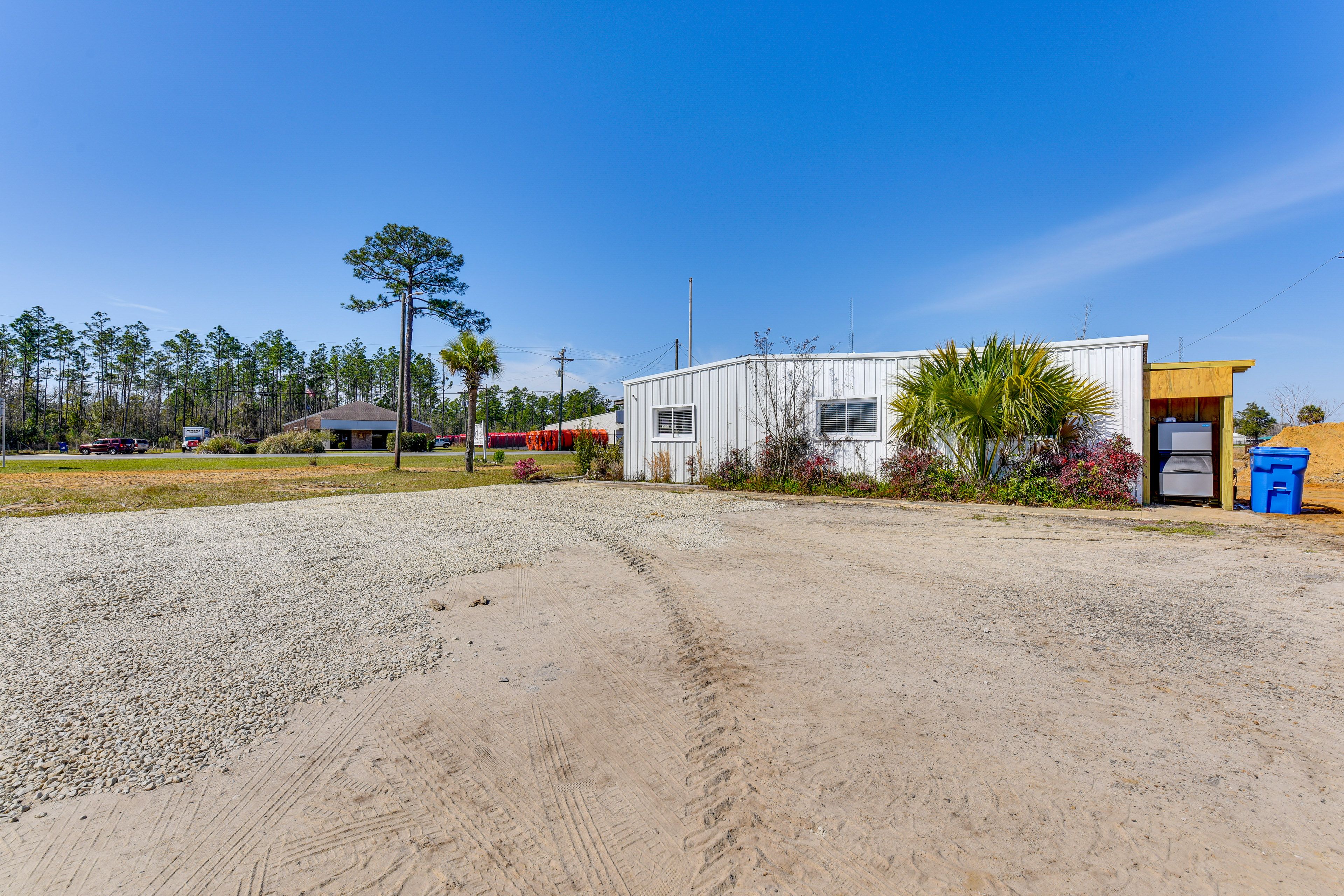 Parking | Driveway (6 Vehicles)