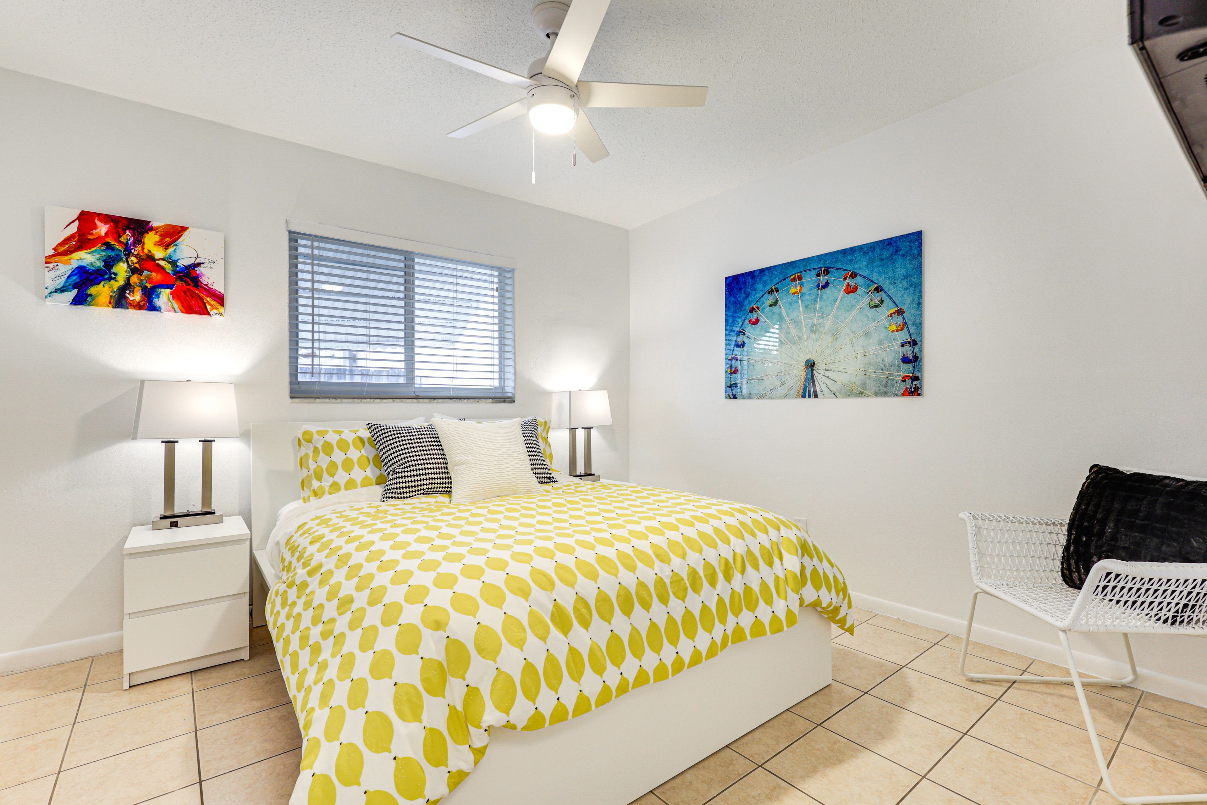 Bedroom | Queen Bed | Linens Provided