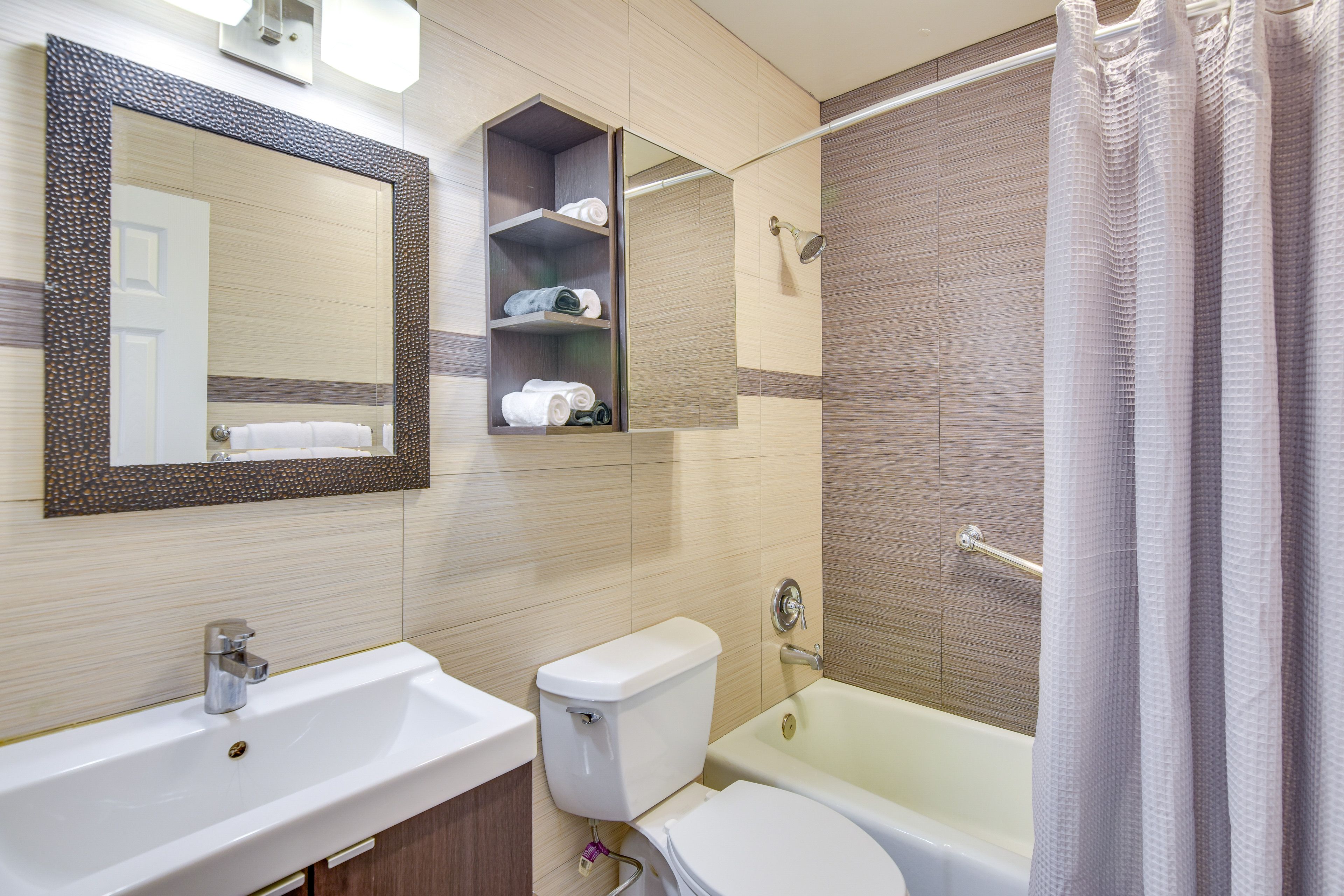 Full Bath | Towels | Hair Dryer | Complimentary Toiletries
