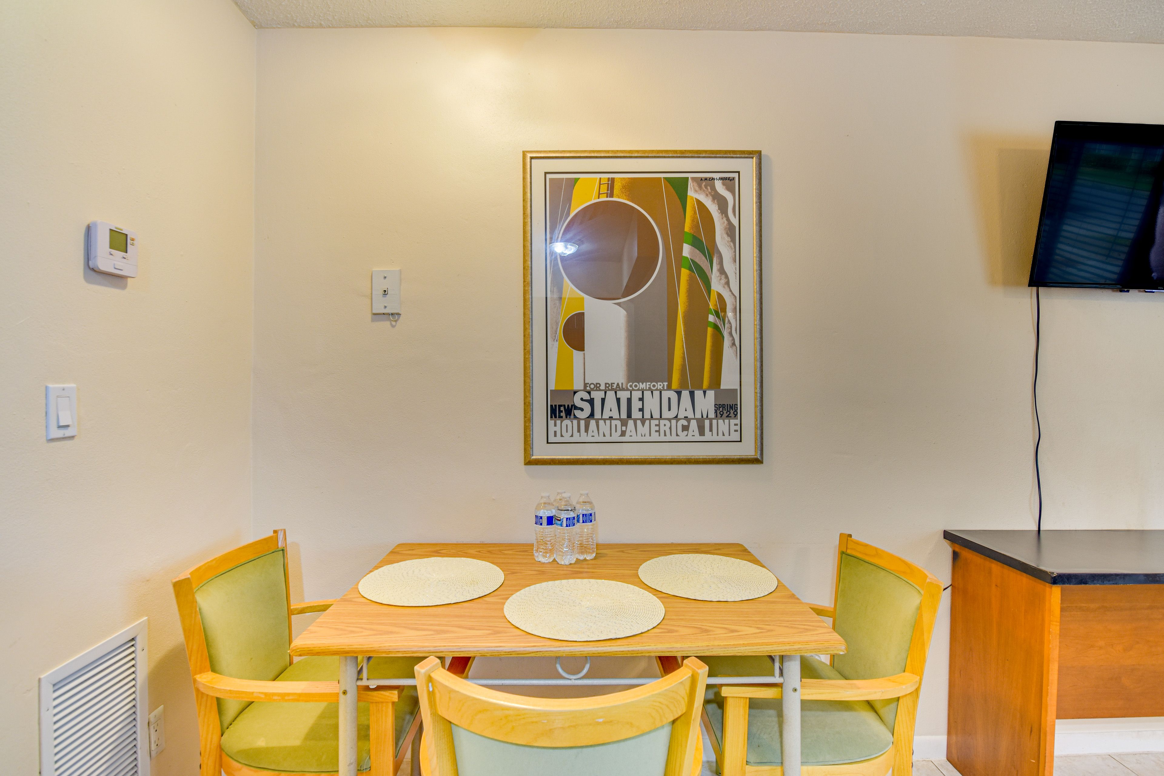 Dining Area | Dishware & Flatware
