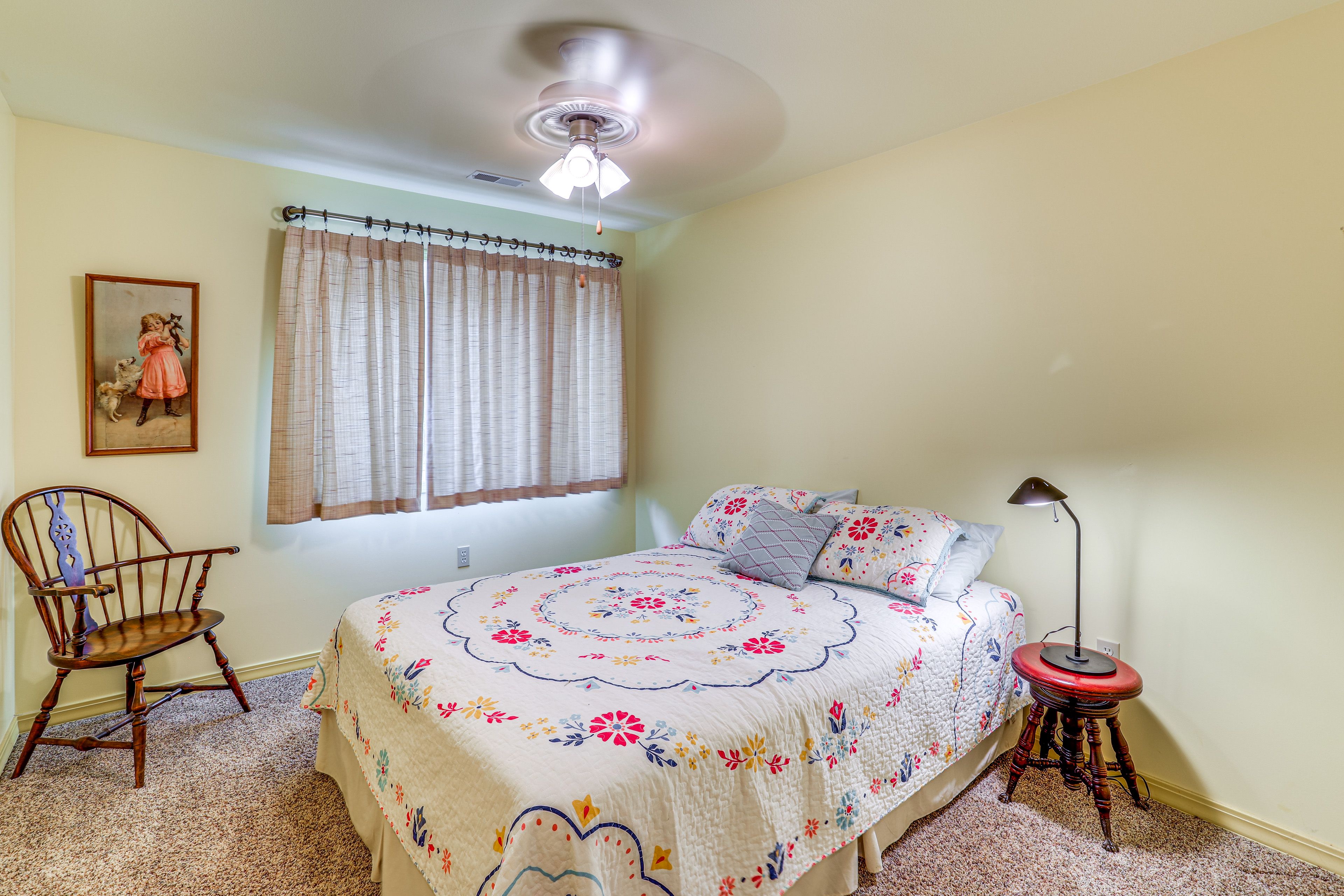 Bedroom 2 | Queen Bed | Upper Floor