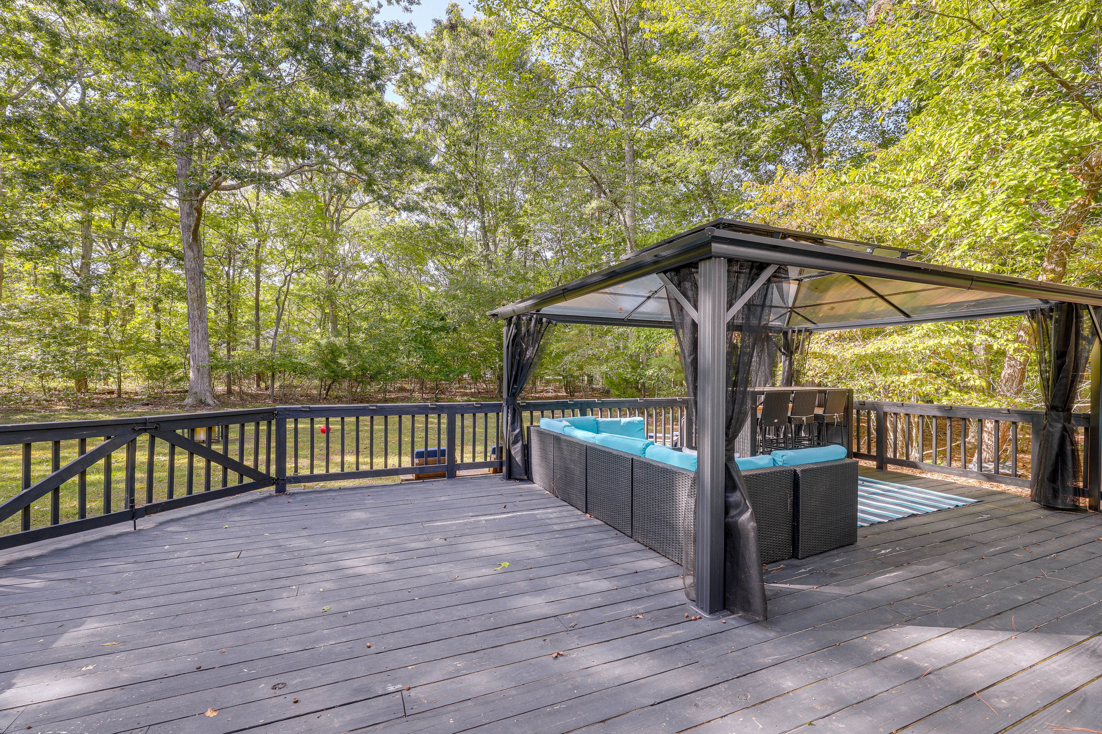 Spacious Deck | Dining Area