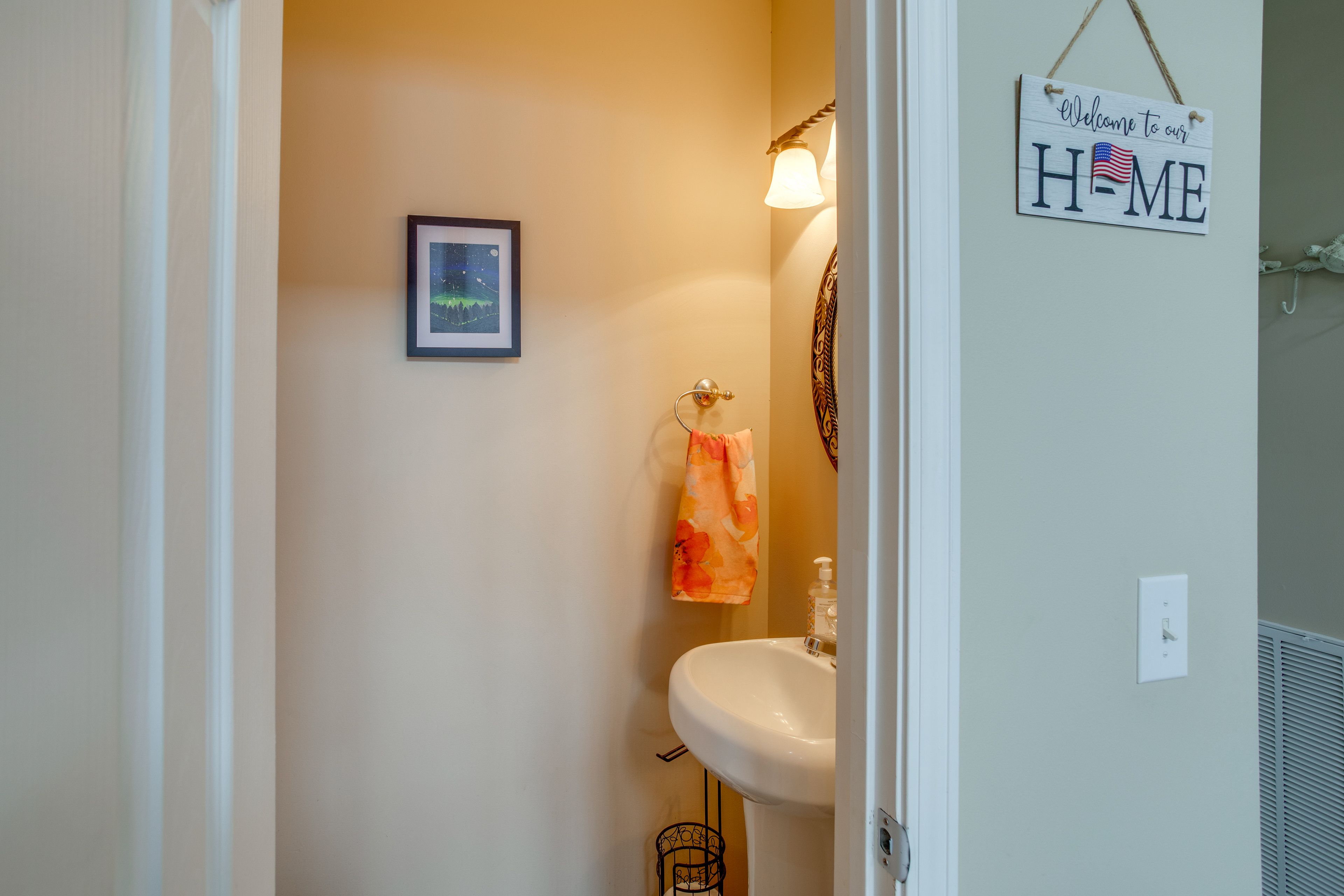 Half Bathroom | 1st Floor