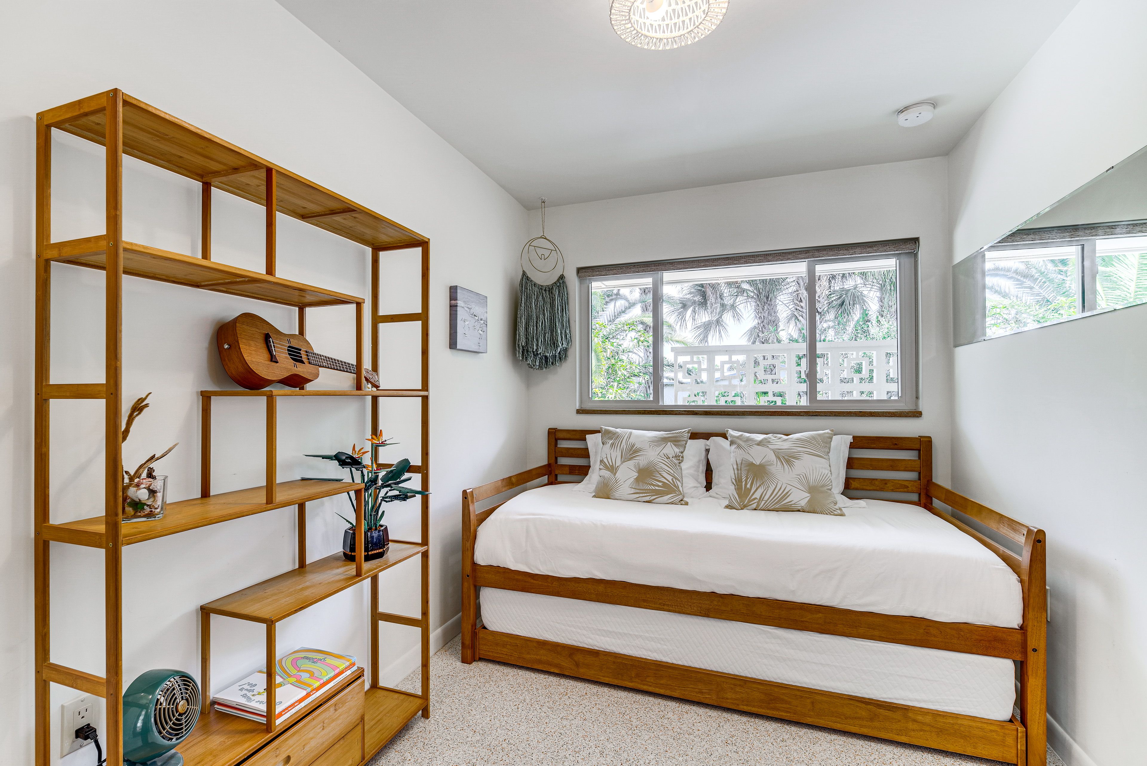 Bedroom 3 | Twin Daybed w/ Twin Trundle Bed