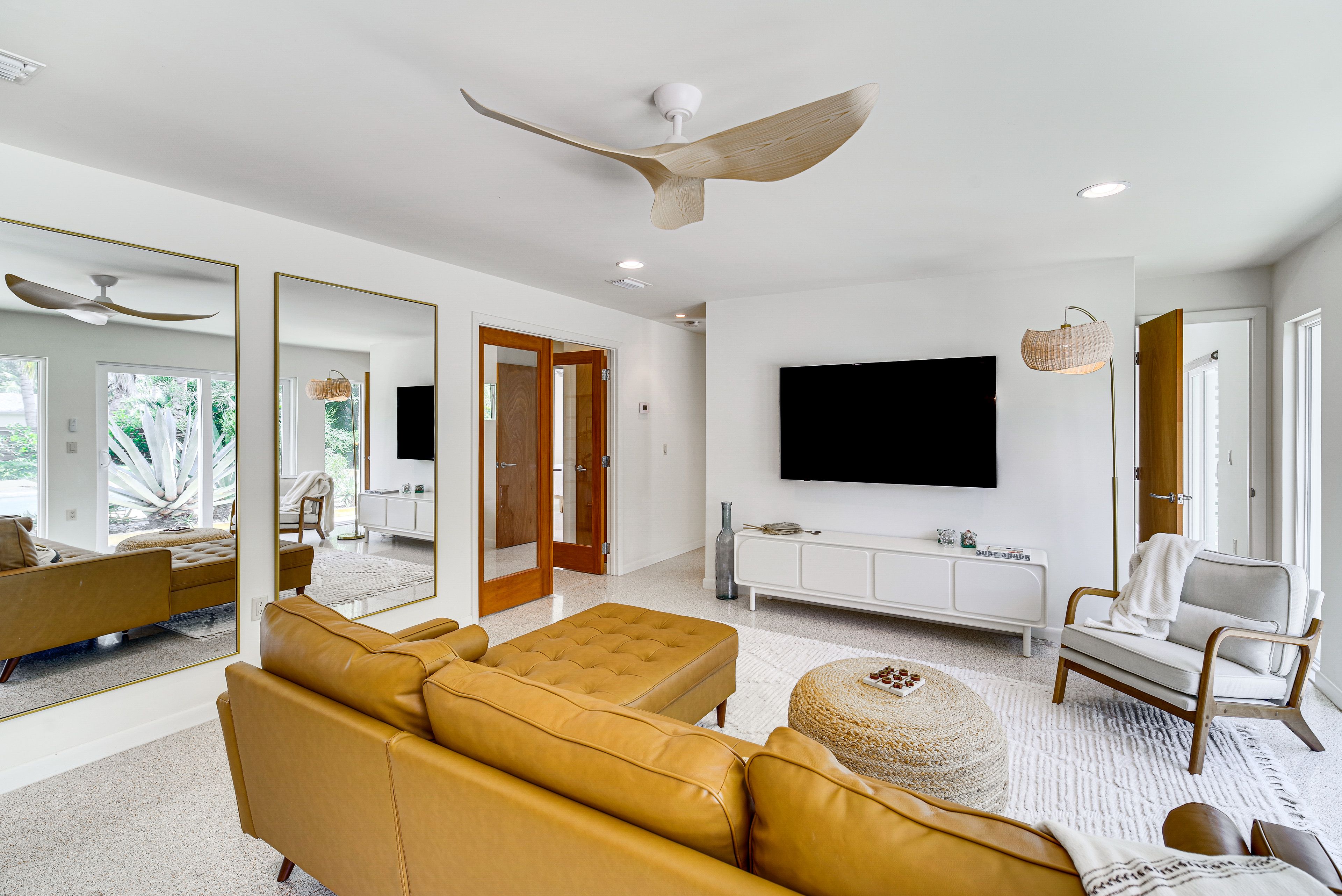 Living Room |