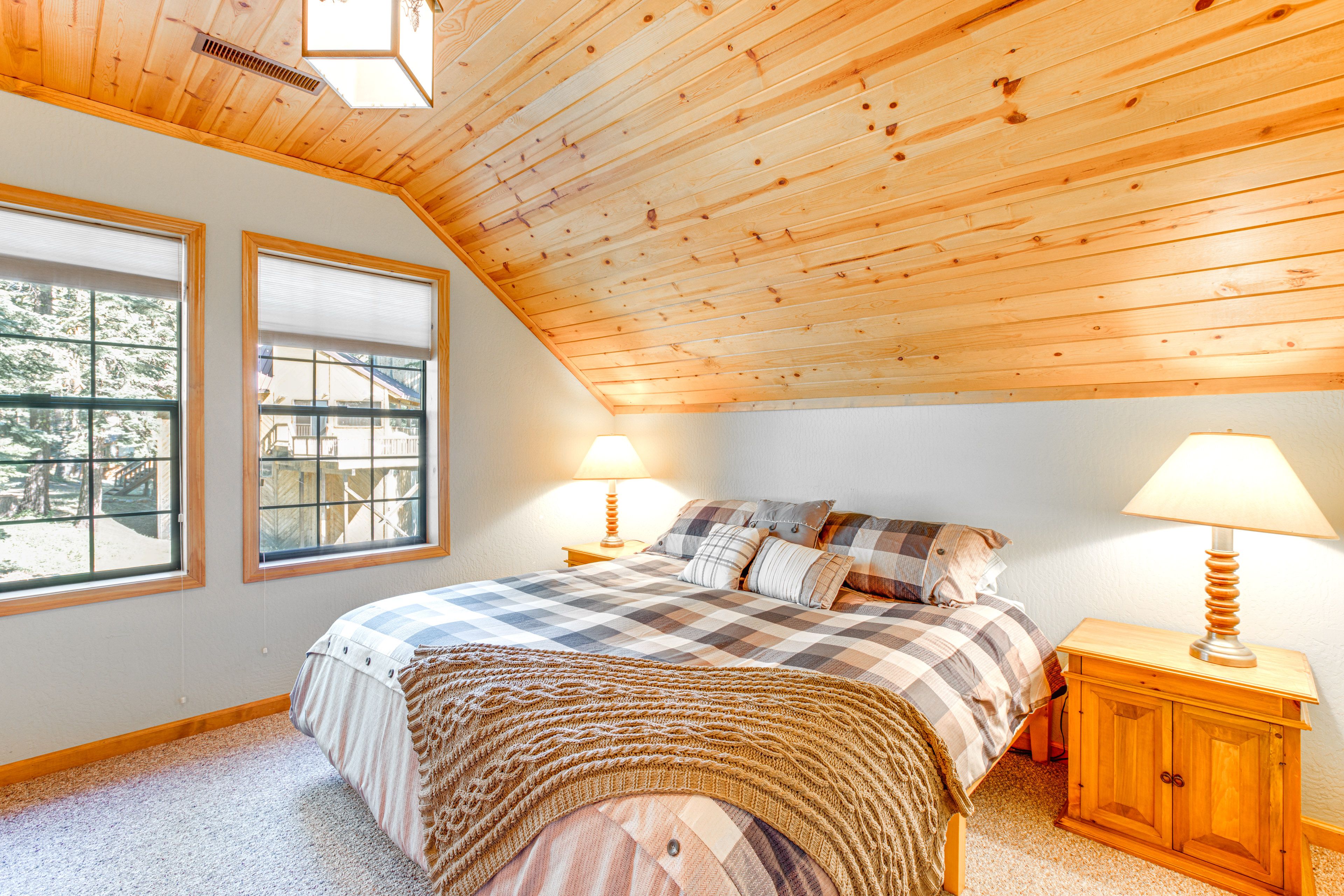 Bedroom 3 | King Bed | 4th Floor